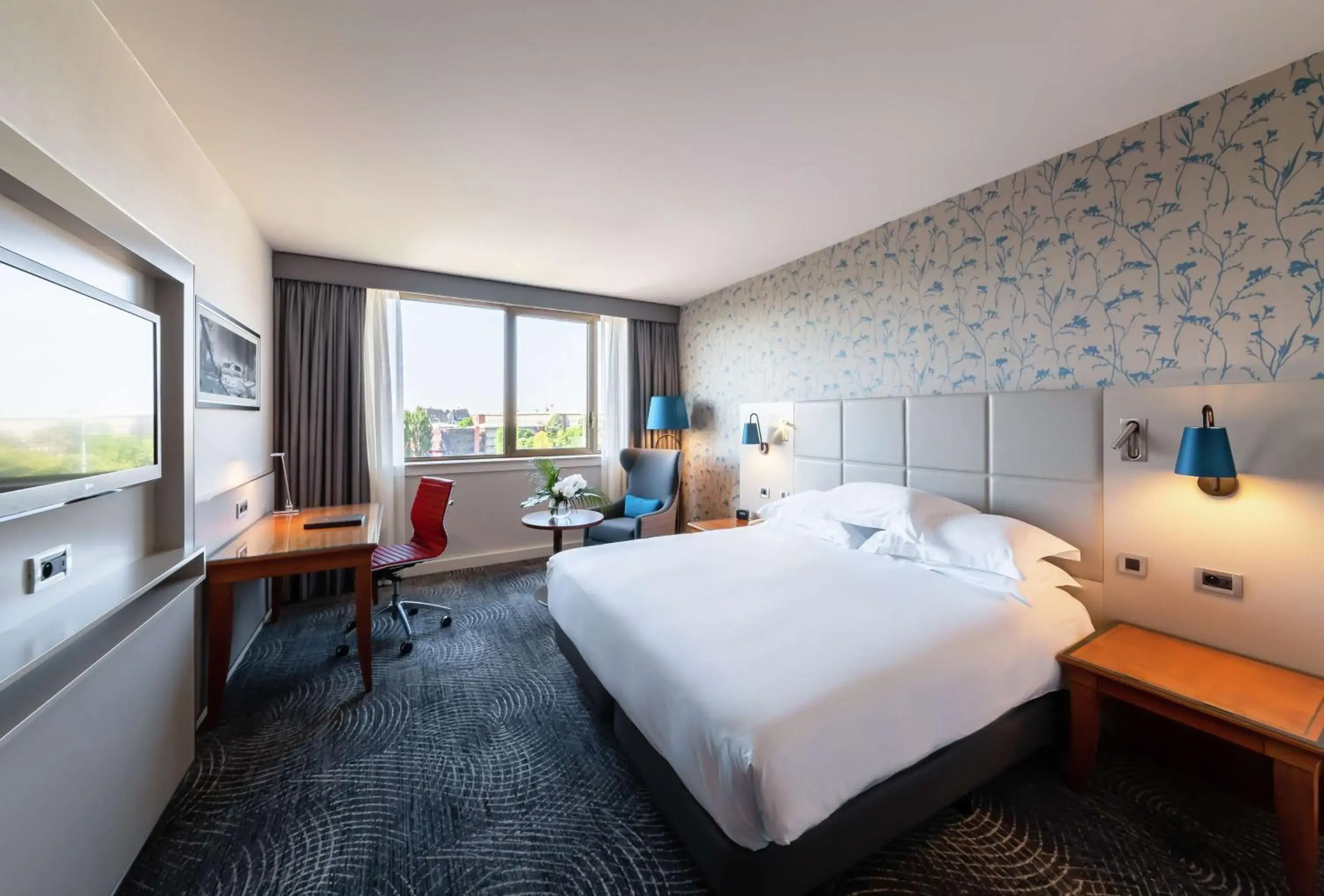 Bedroom, Bed in Hilton Strasbourg Bedroom, Bed in Hilton Strasbourg