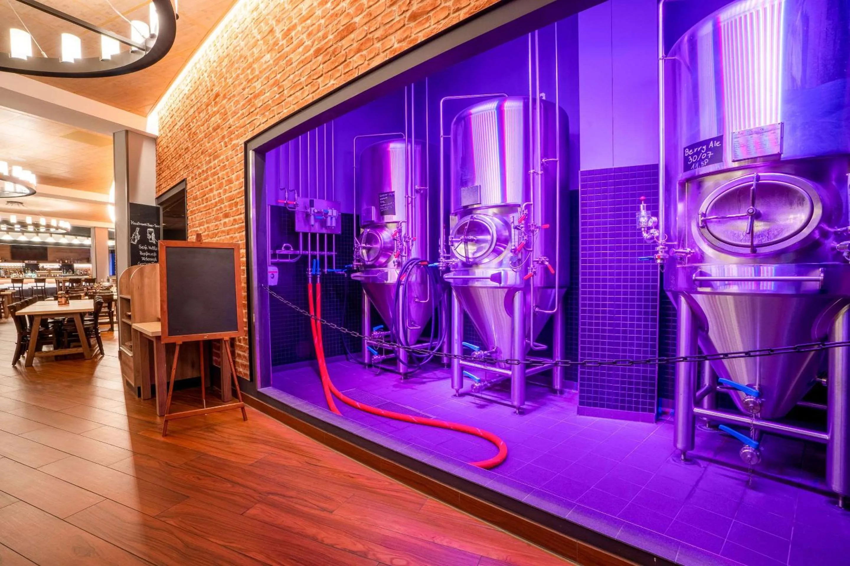 Restaurant/places to eat in Hey Lou Hotel Frankfurt Airport