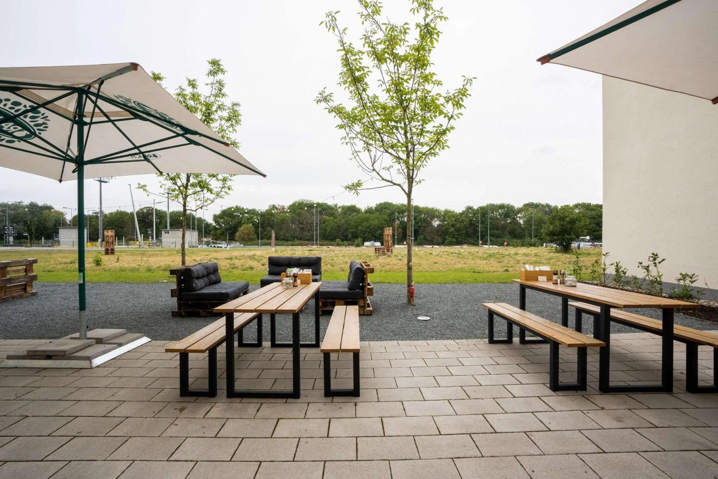 Property building in Hey Lou Hotel Frankfurt Airport