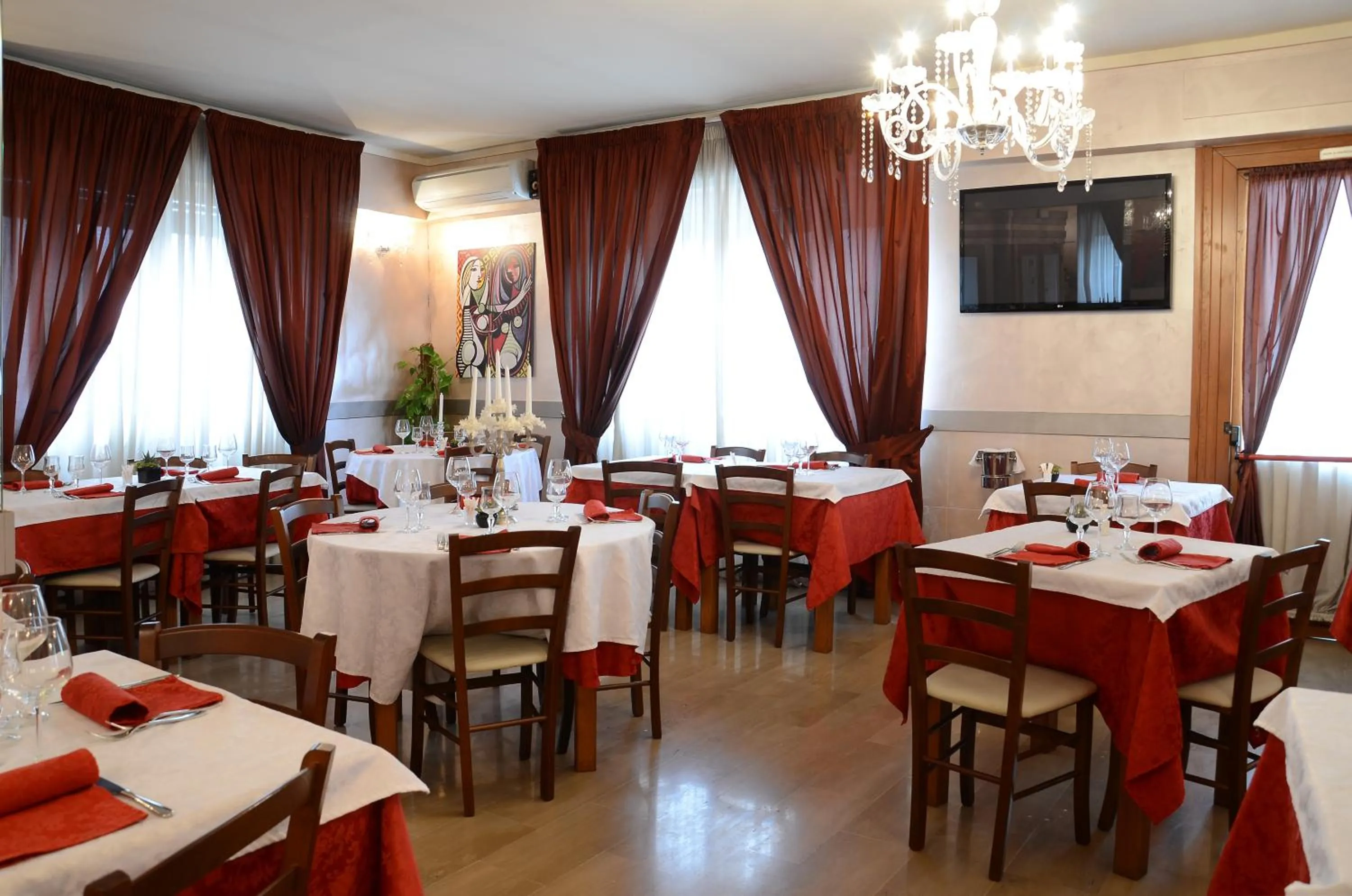 Restaurant/places to eat in Hotel La Fenice