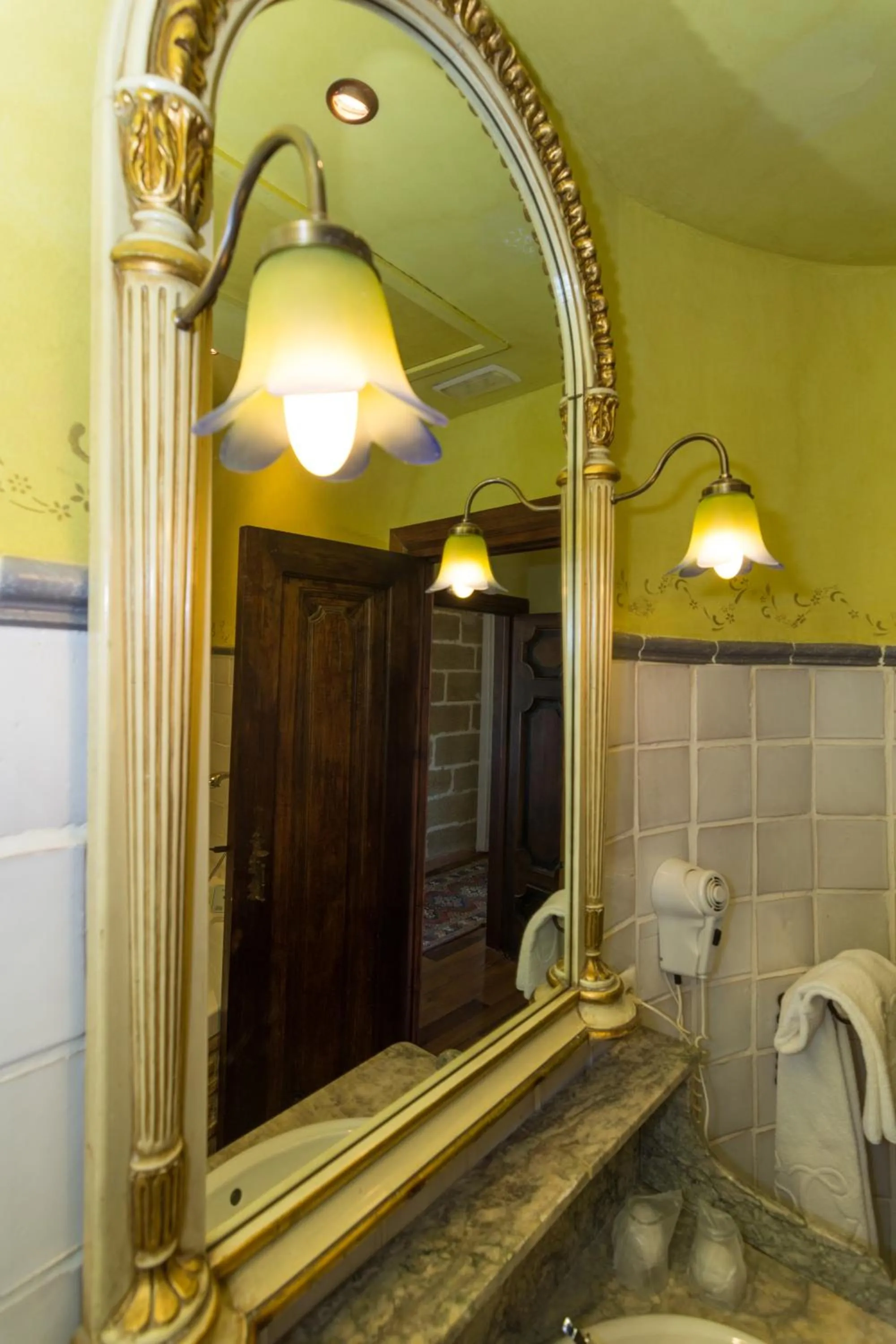 Bathroom in Hospedería Señorío de Casalarreina