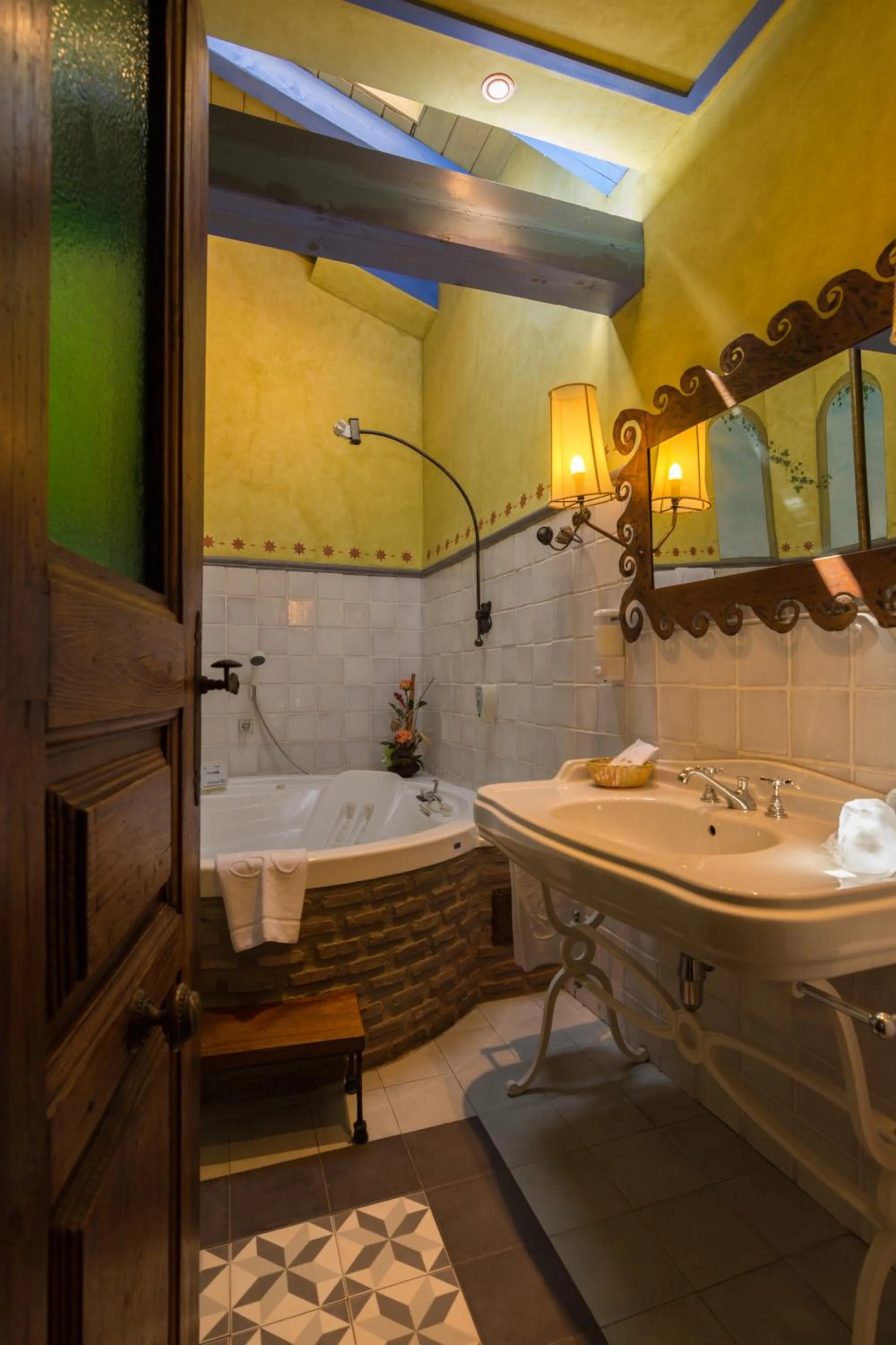 Bathroom in Hospedería Señorío de Casalarreina