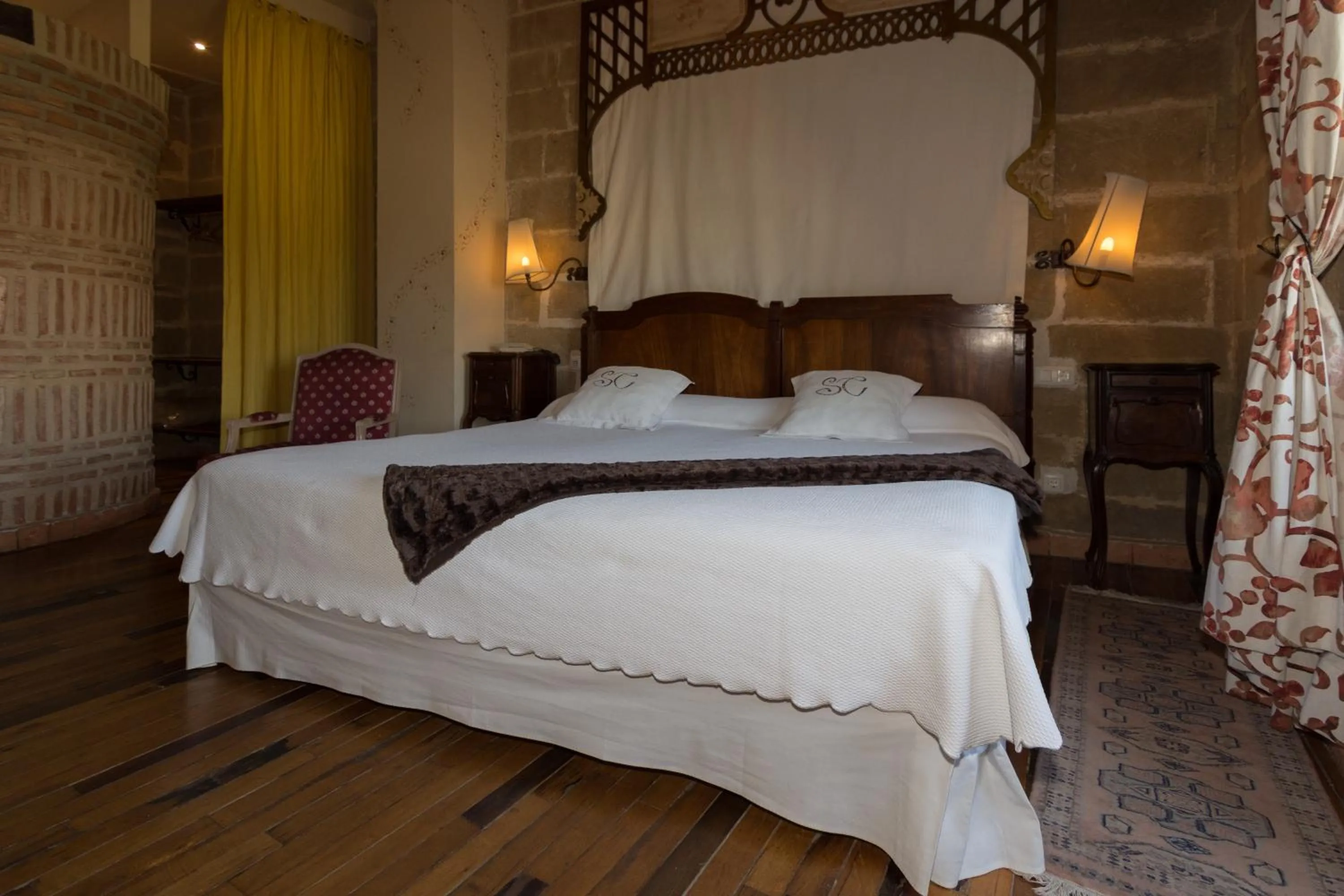 Photo of the whole room, Bed in Hospedería Señorío de Casalarreina