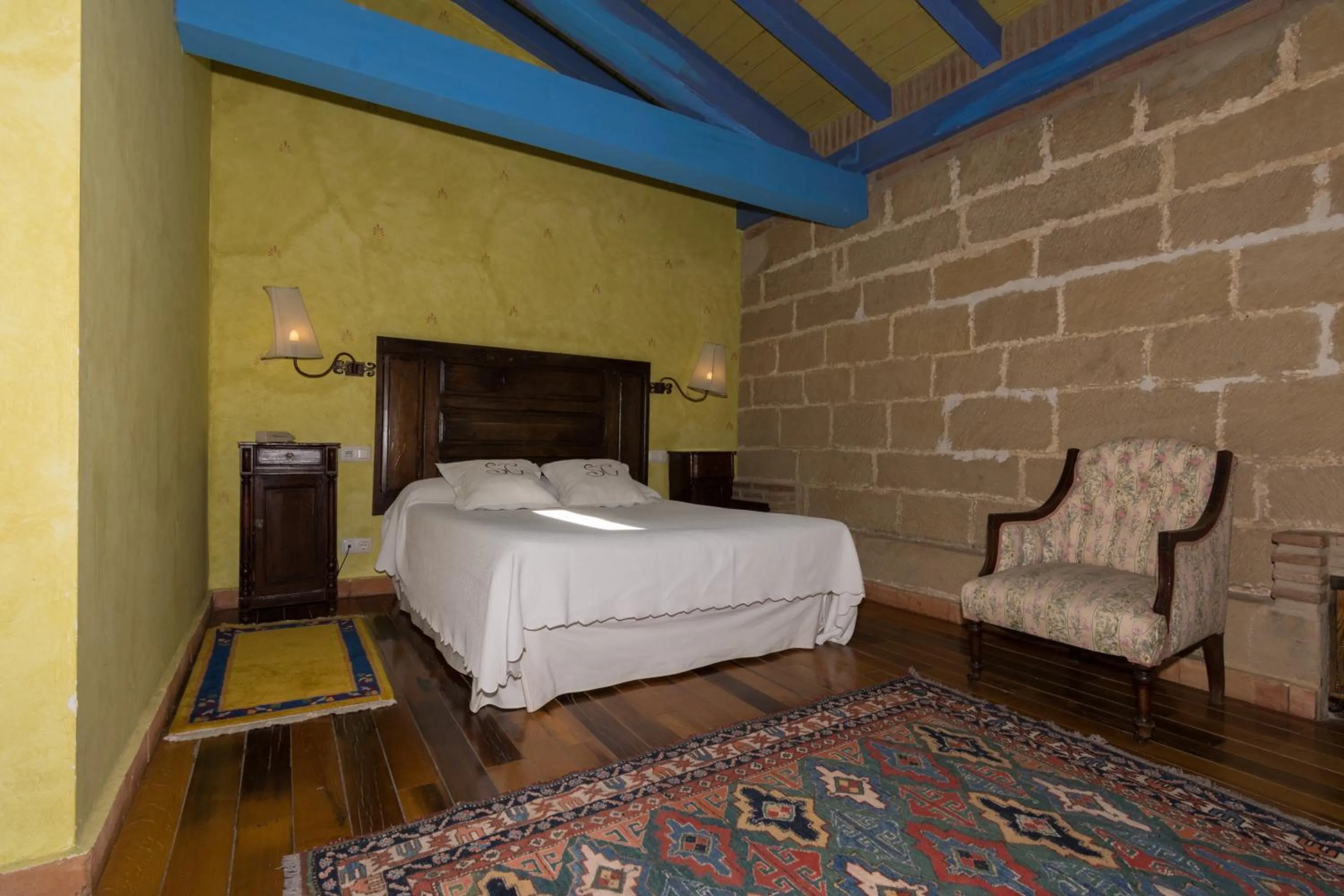 Photo of the whole room, Bed in Hospedería Señorío de Casalarreina