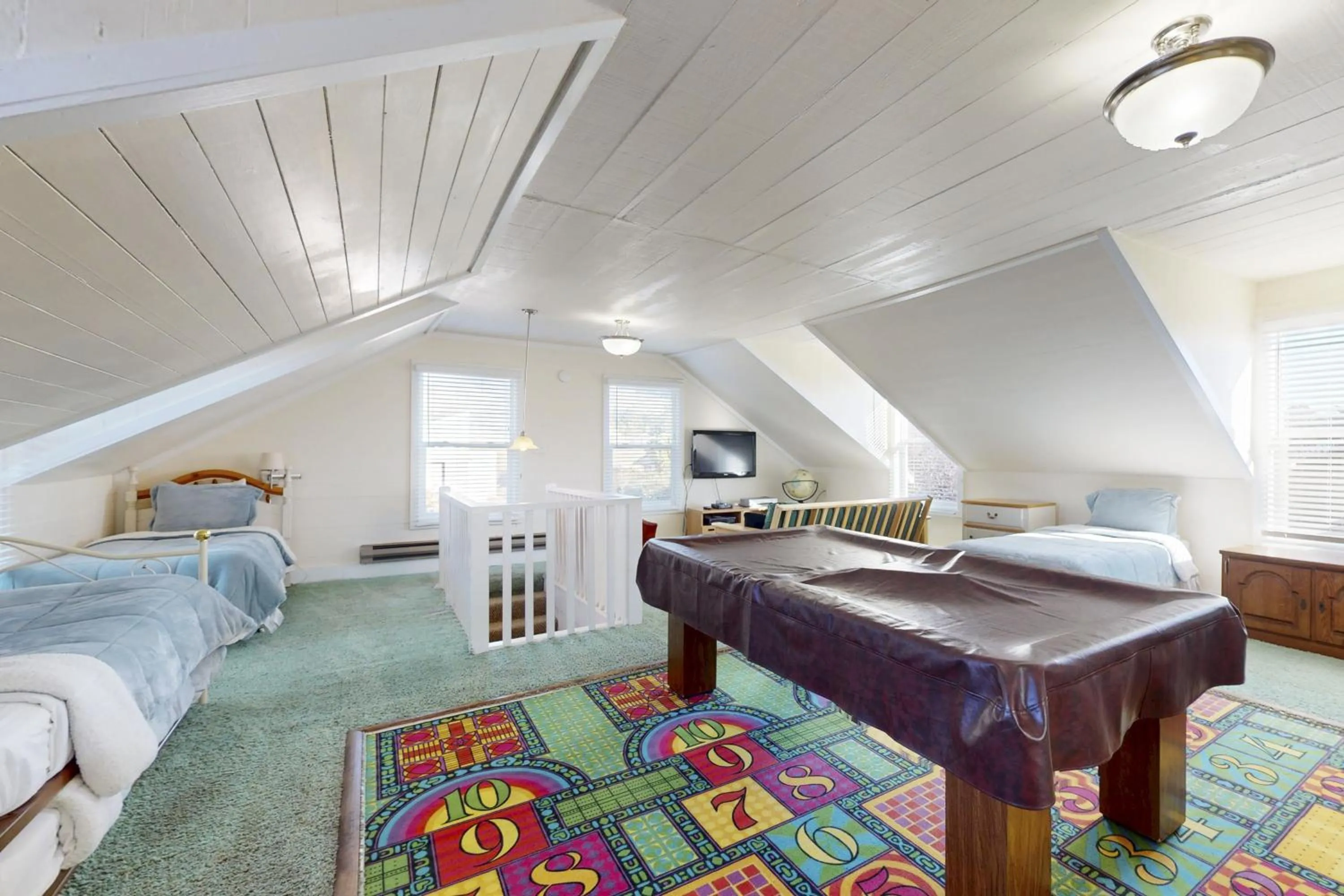 Bed in Large Oceanfront Bluff Home - Hot Tub Kids Room