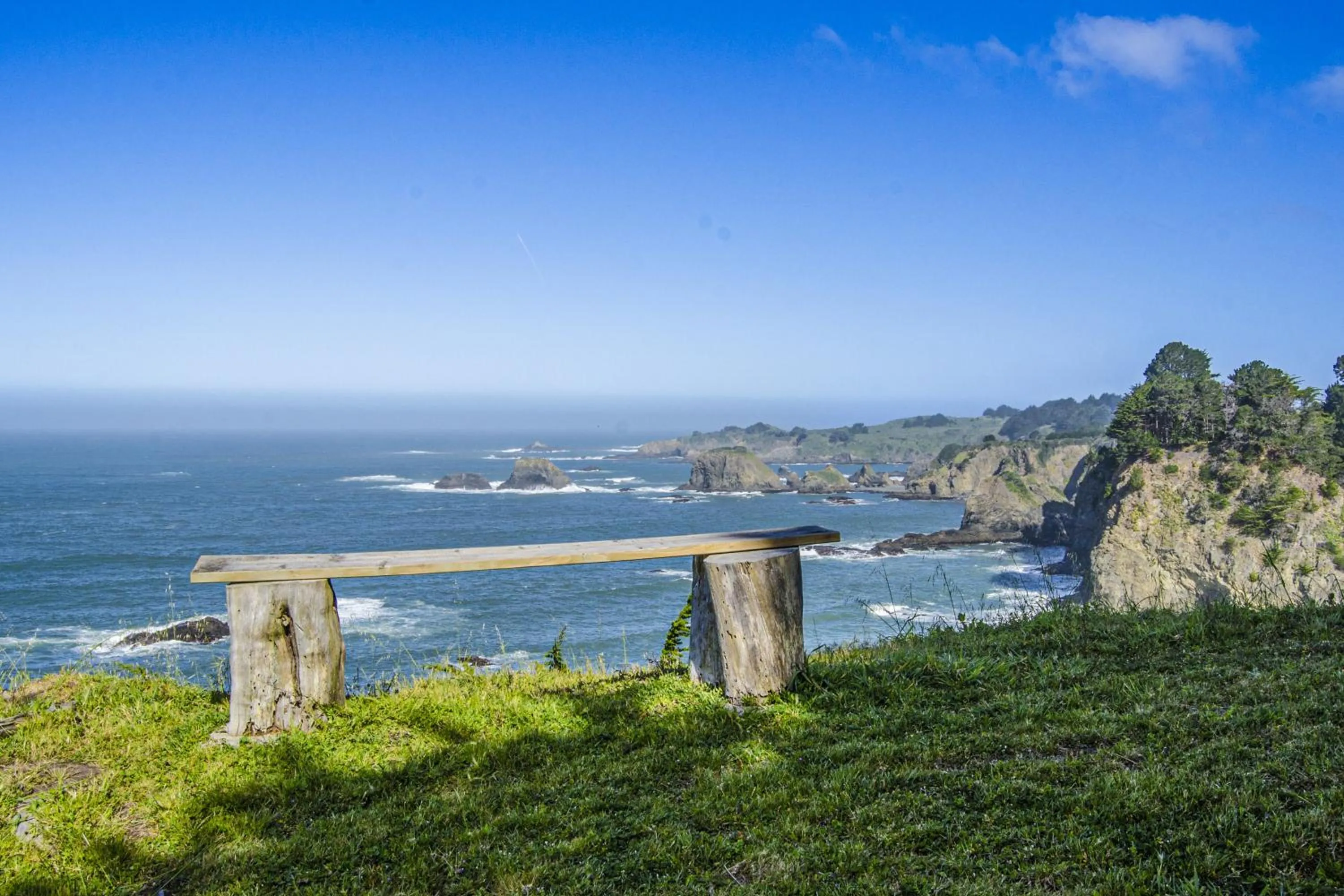 Large Oceanfront Bluff Home - Hot Tub Kids Room