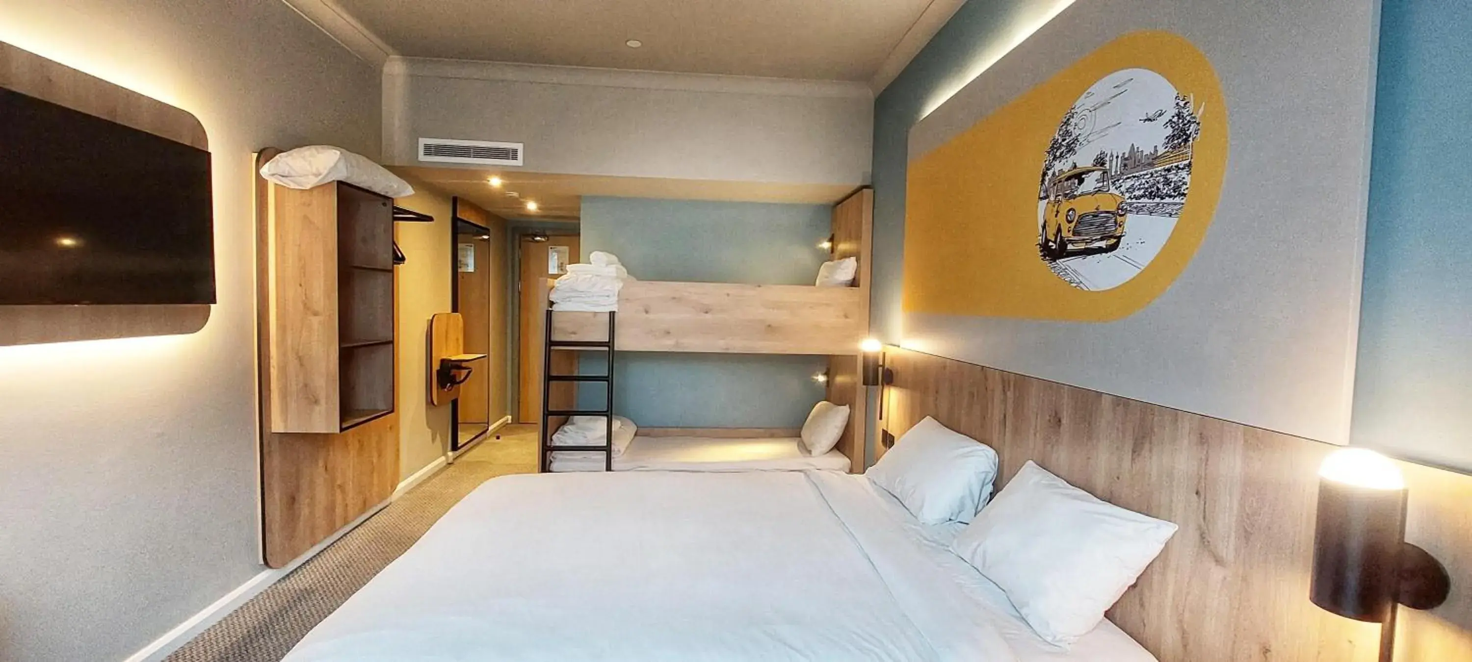 Family Room in B&B HOTEL London Heathrow Family Room in B&B HOTEL London Heathrow