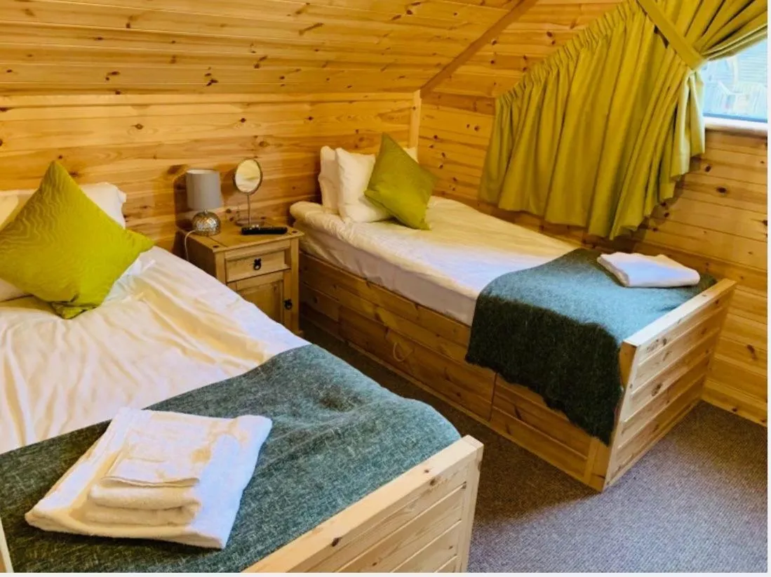 Bed in Woodlakes Park By Liv Retreats