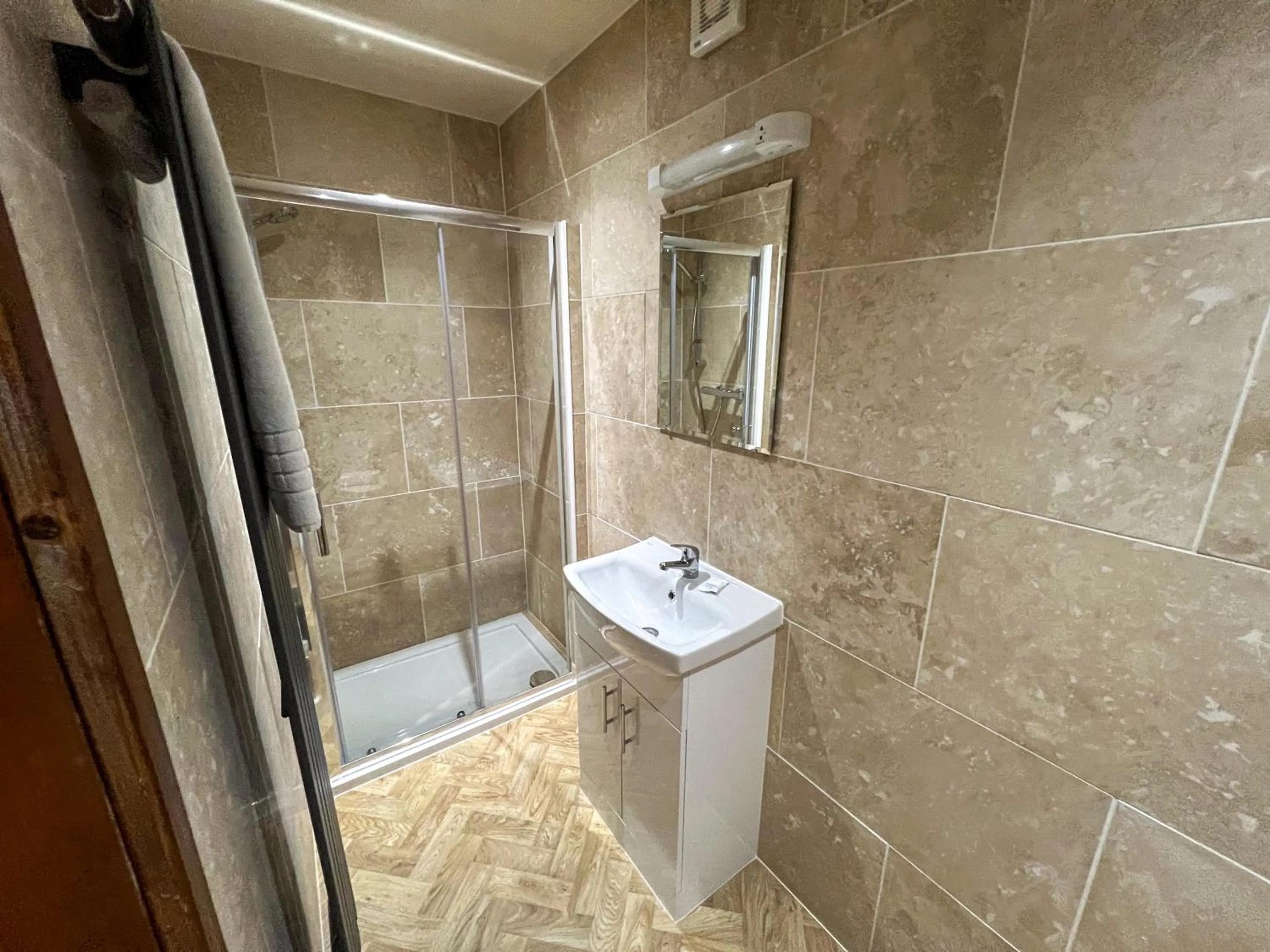 Shower in Woodlakes Park By Liv Retreats