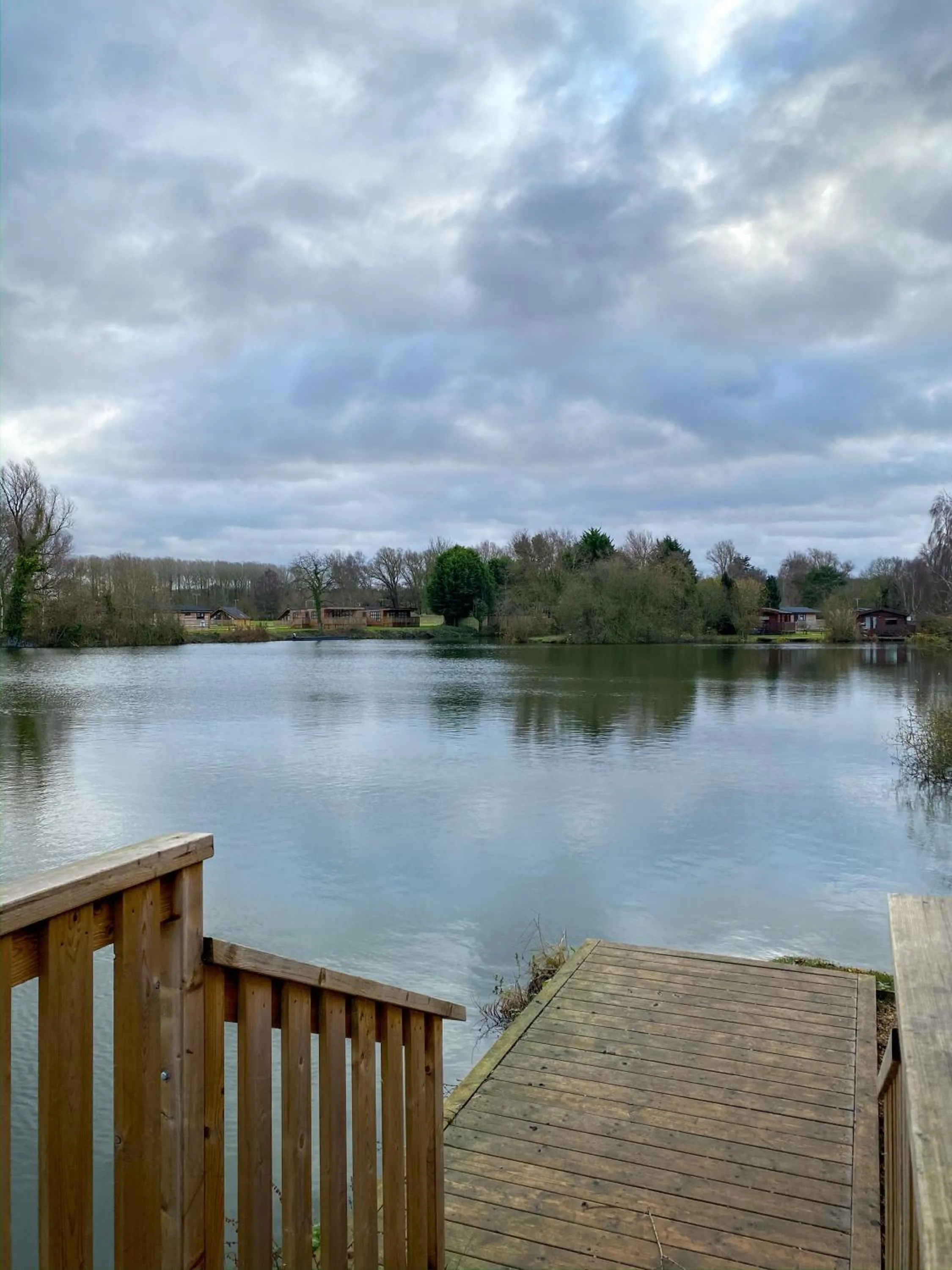 Lake view in Woodlakes Park By Liv Retreats