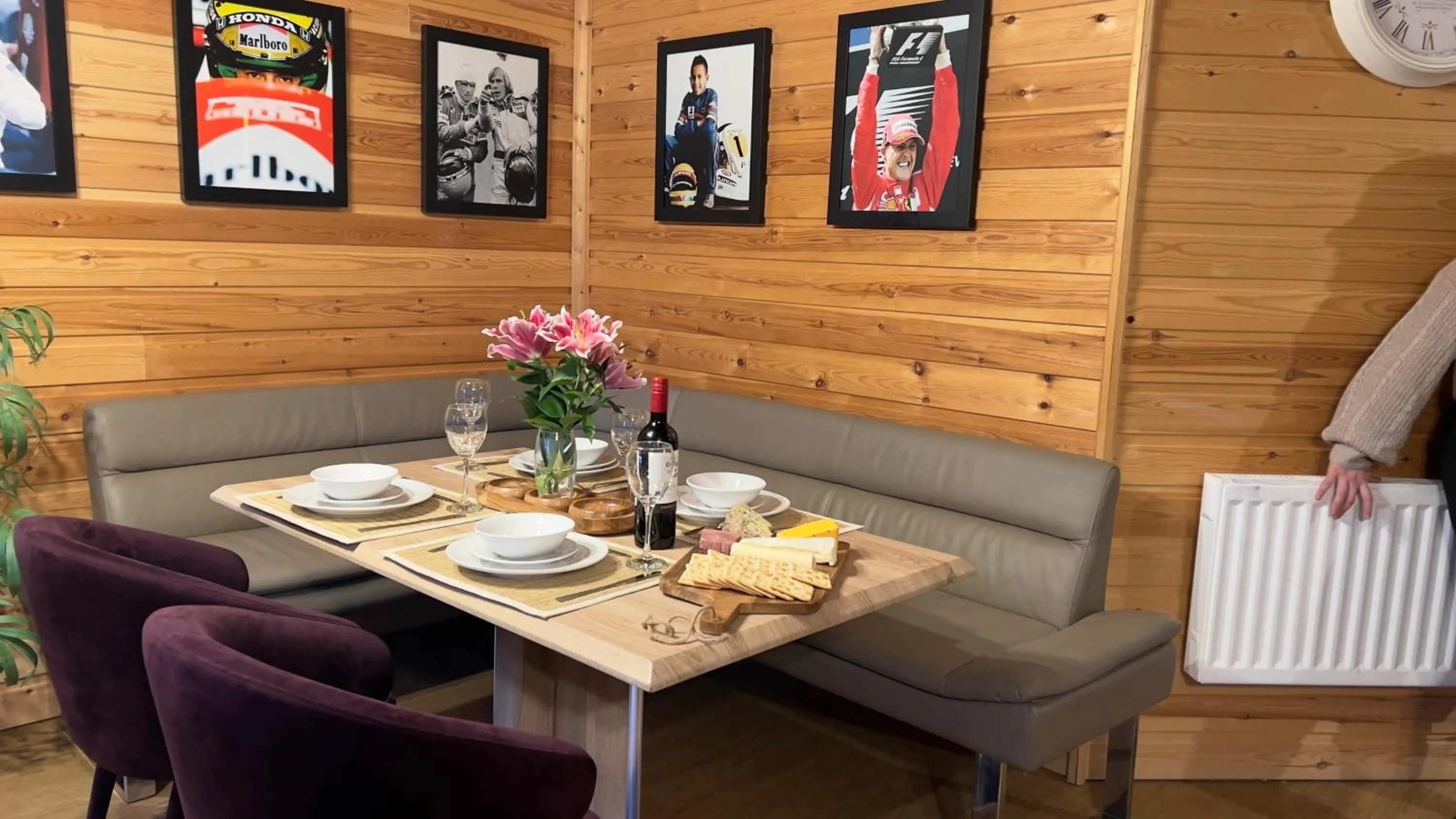 Dining area in Woodlakes Park By Liv Retreats