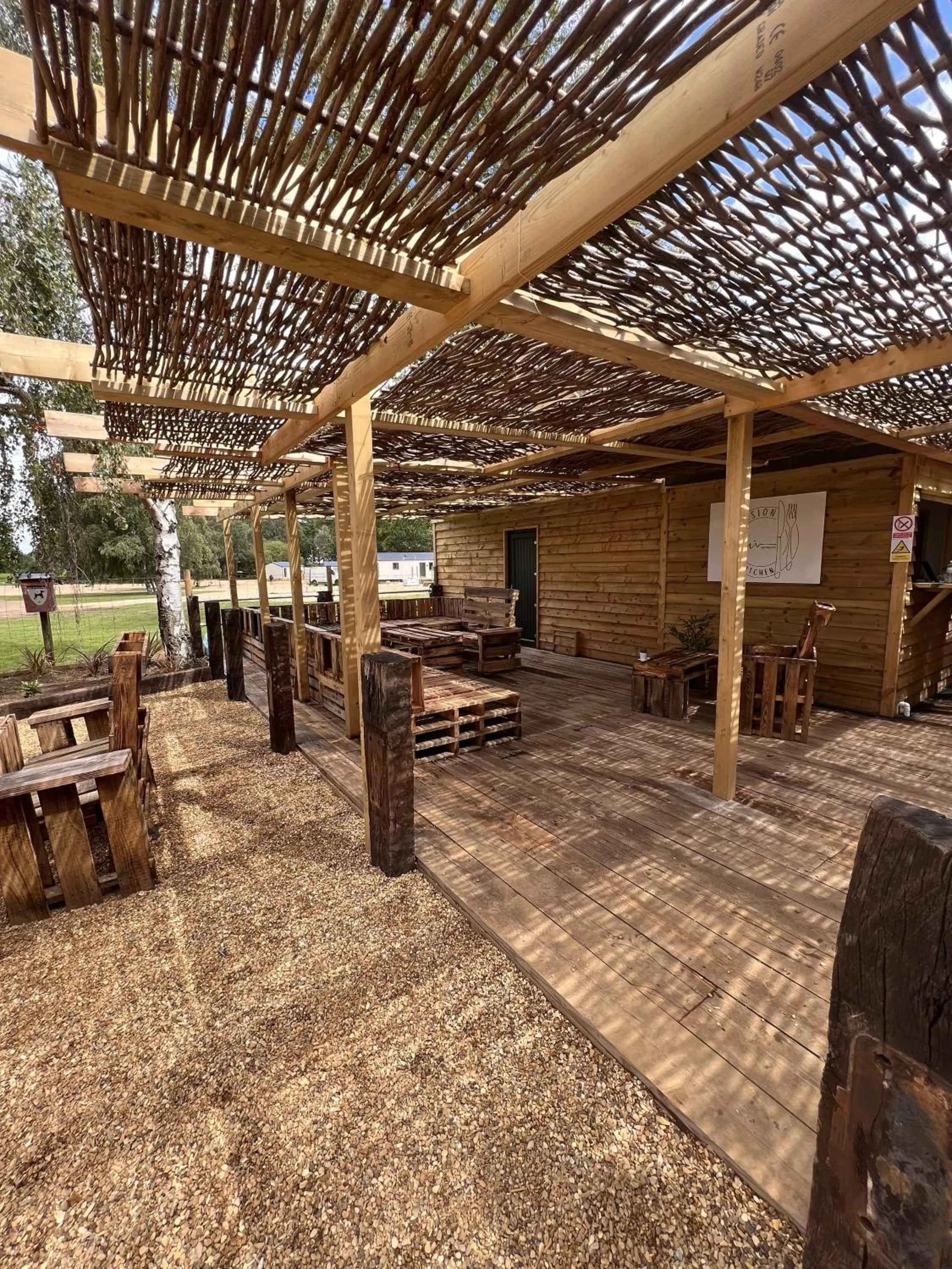 Restaurant/places to eat in Woodlakes Park By Liv Retreats