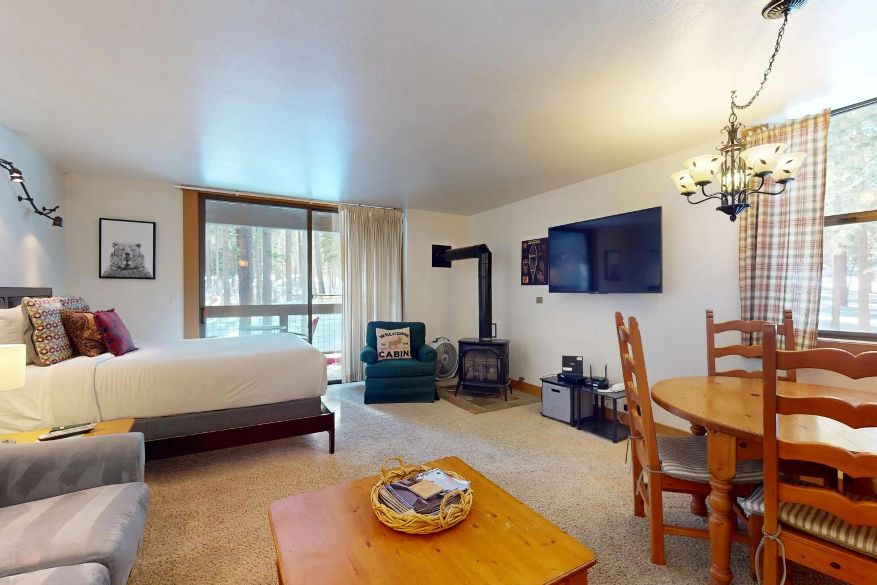 Bed in Aspen Grove Hideaway