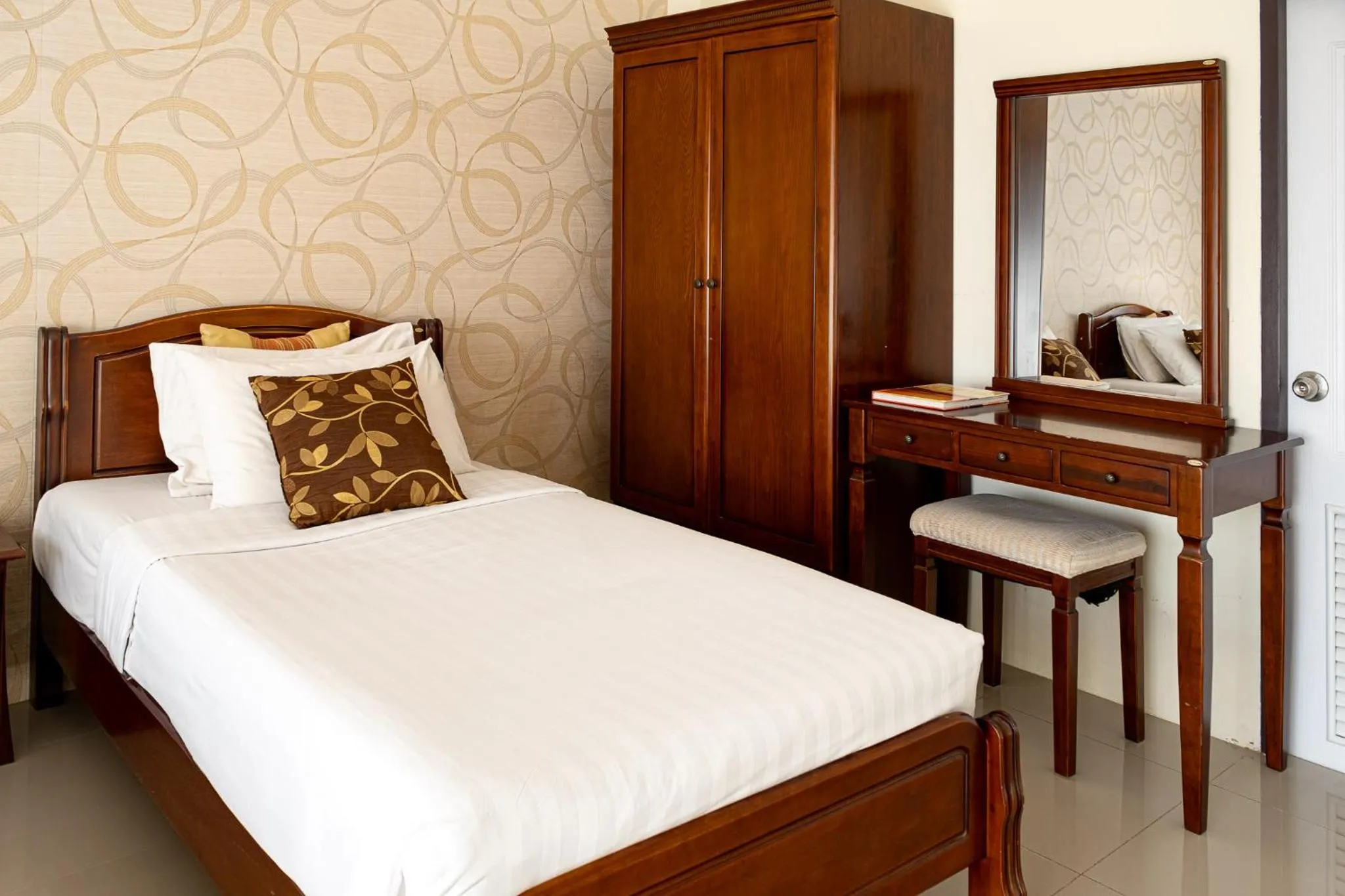 Bed in Alisa Krabi Hotel-SHA Plus