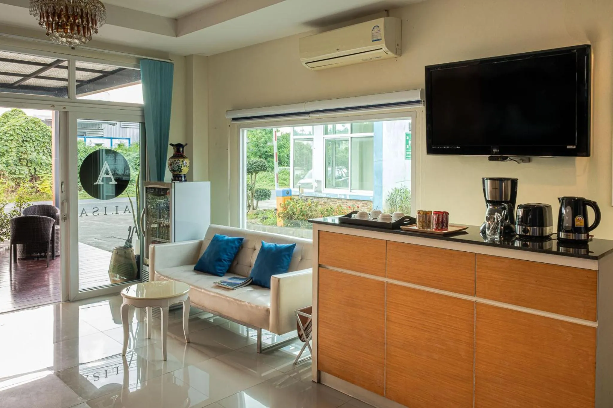 Coffee/tea facilities in Alisa Krabi Hotel-SHA Plus