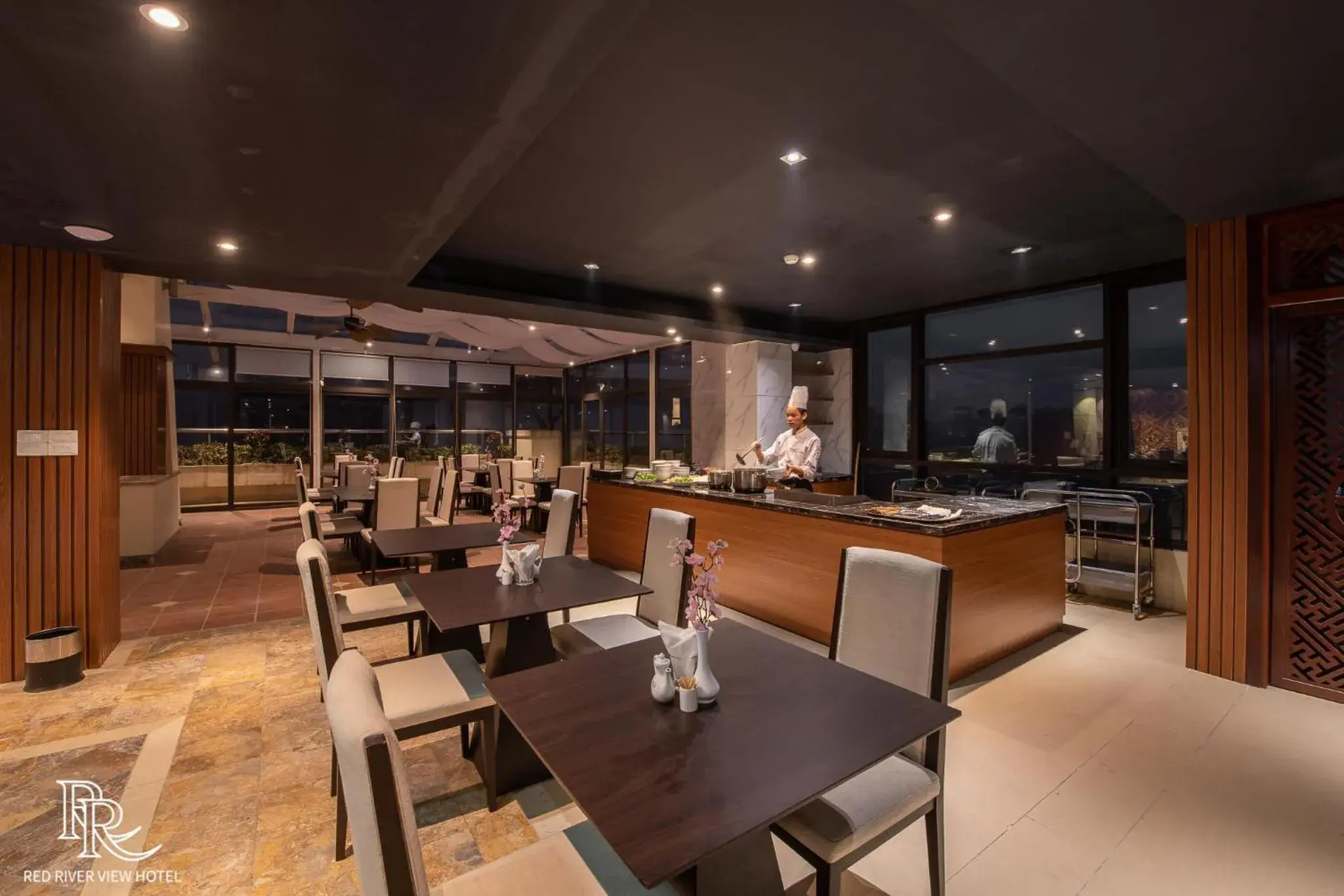 Restaurant/places to eat in Red River View Hotel Restaurant/places to eat in Red River View Hotel