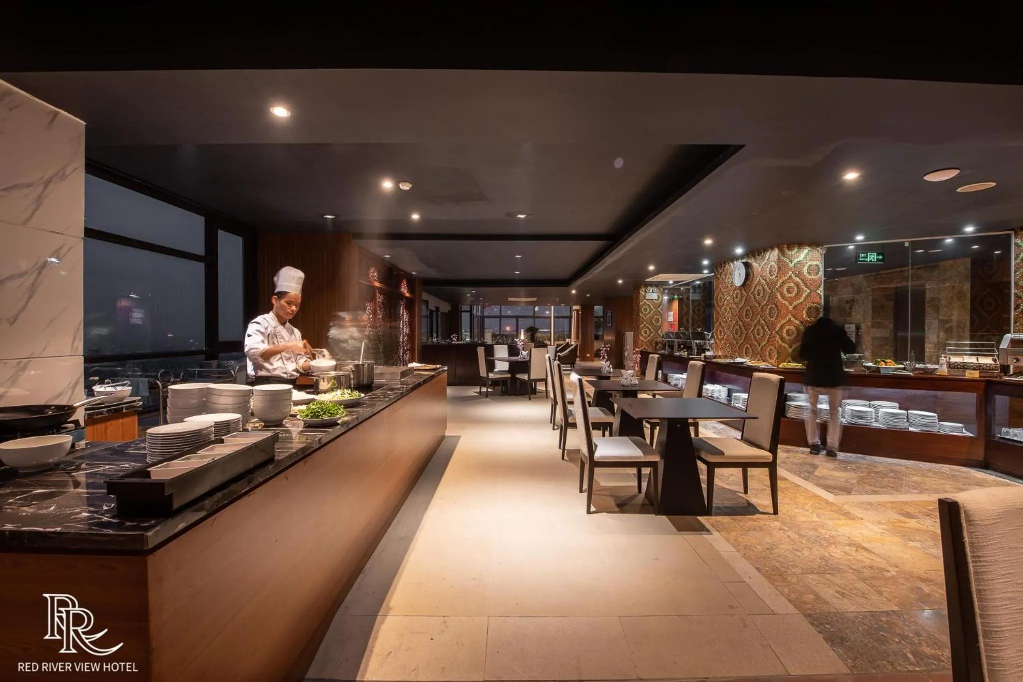 Restaurant/places to eat in Red River View Hotel