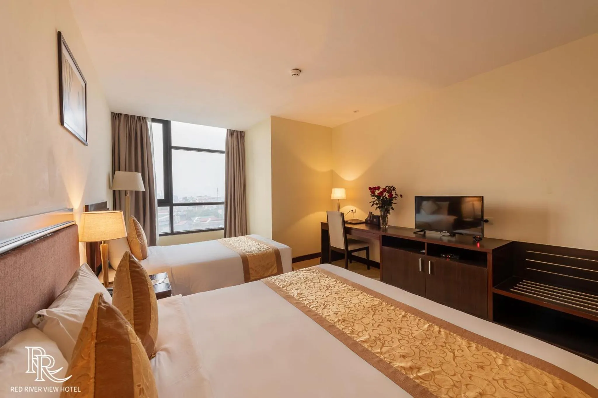 Photo of the whole room, Bed in Red River View Hotel