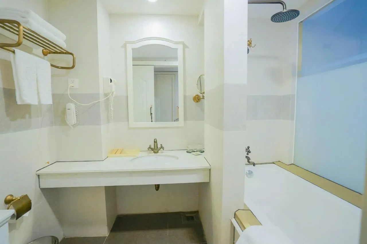 Bathroom in Isena Nha Trang Hotel