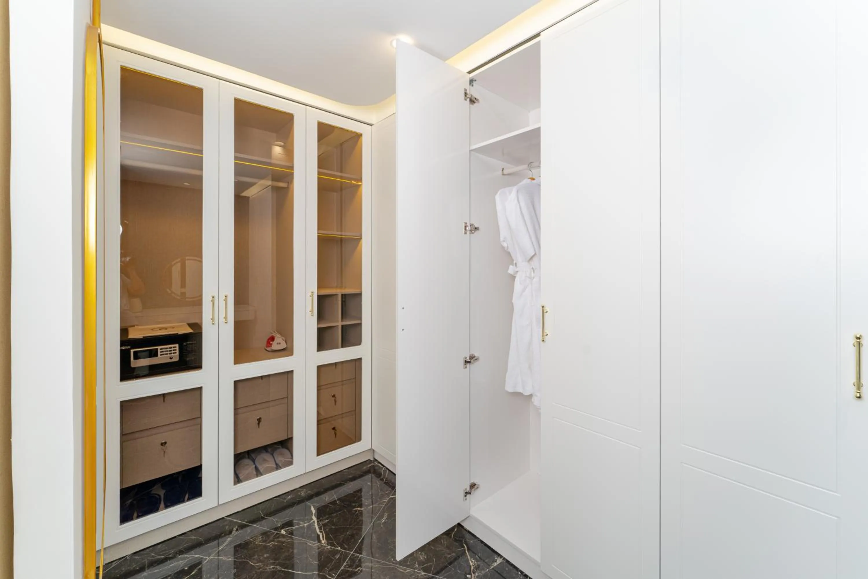 wardrobe in Nha Trang Prince Hotel