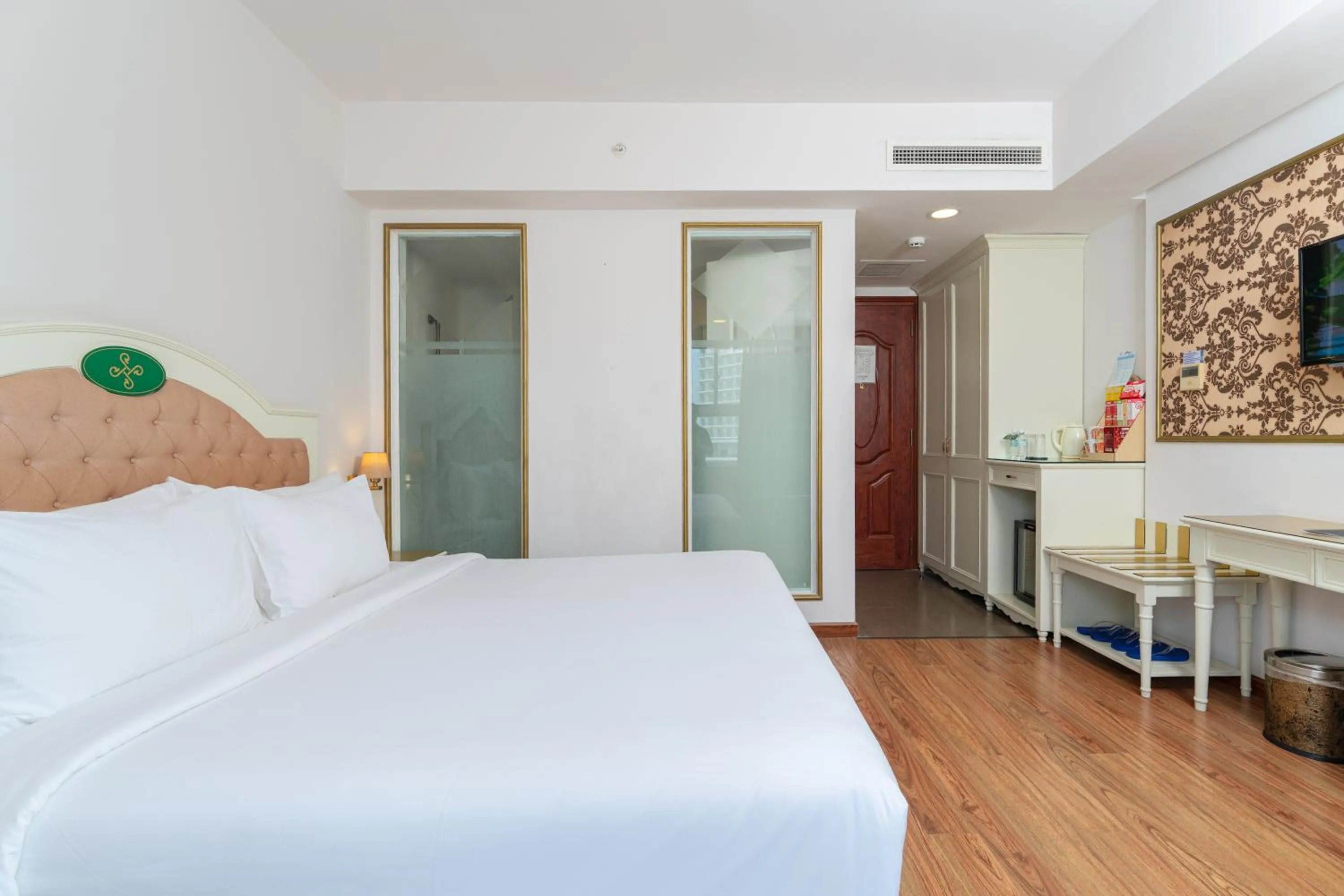 Bedroom, Bed in Nha Trang Prince Hotel