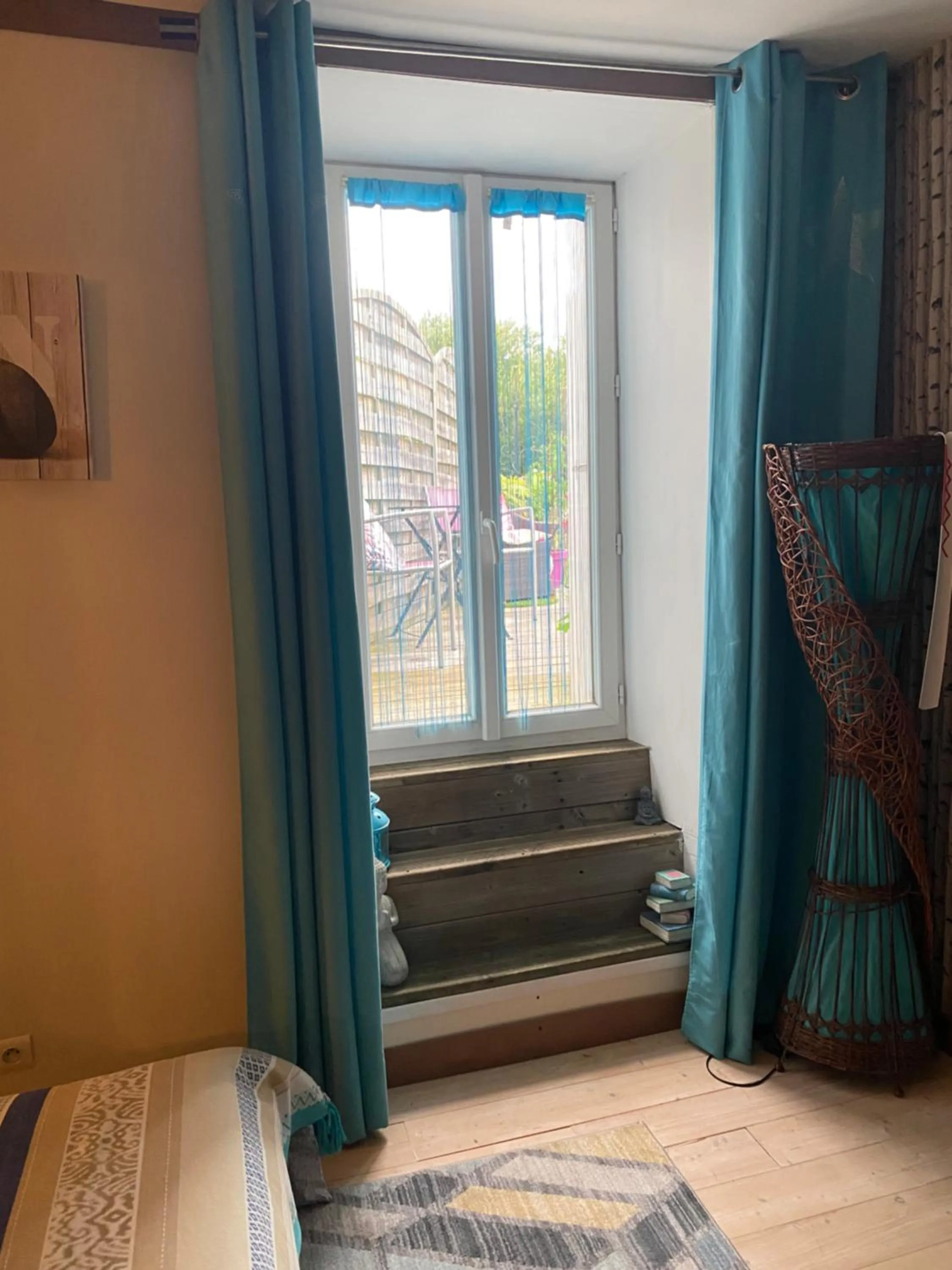 Balcony/Terrace, Bed in Chambres d'hôtes La Fougereuse