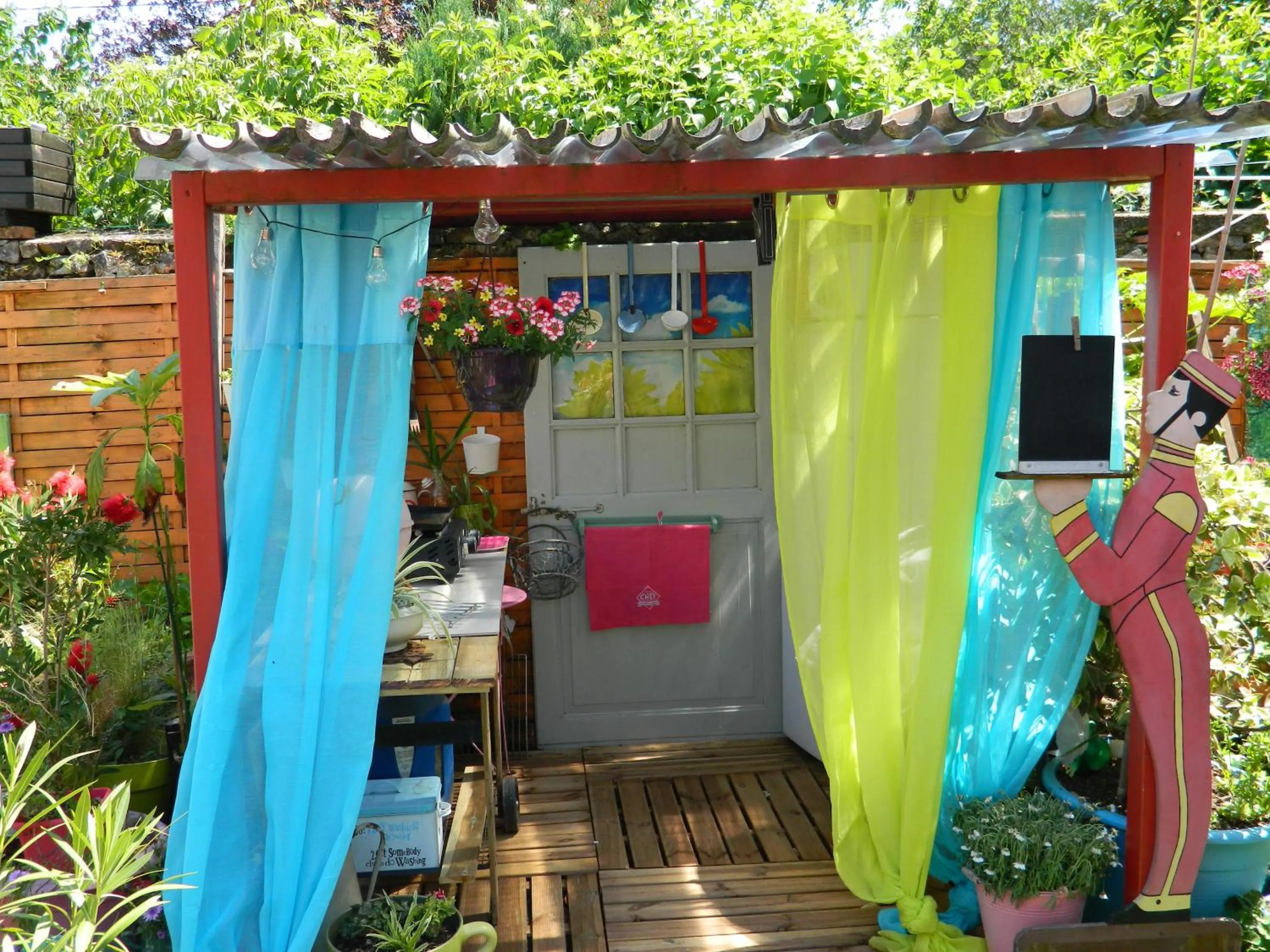 BBQ facilities in Chambres d'hôtes La Fougereuse