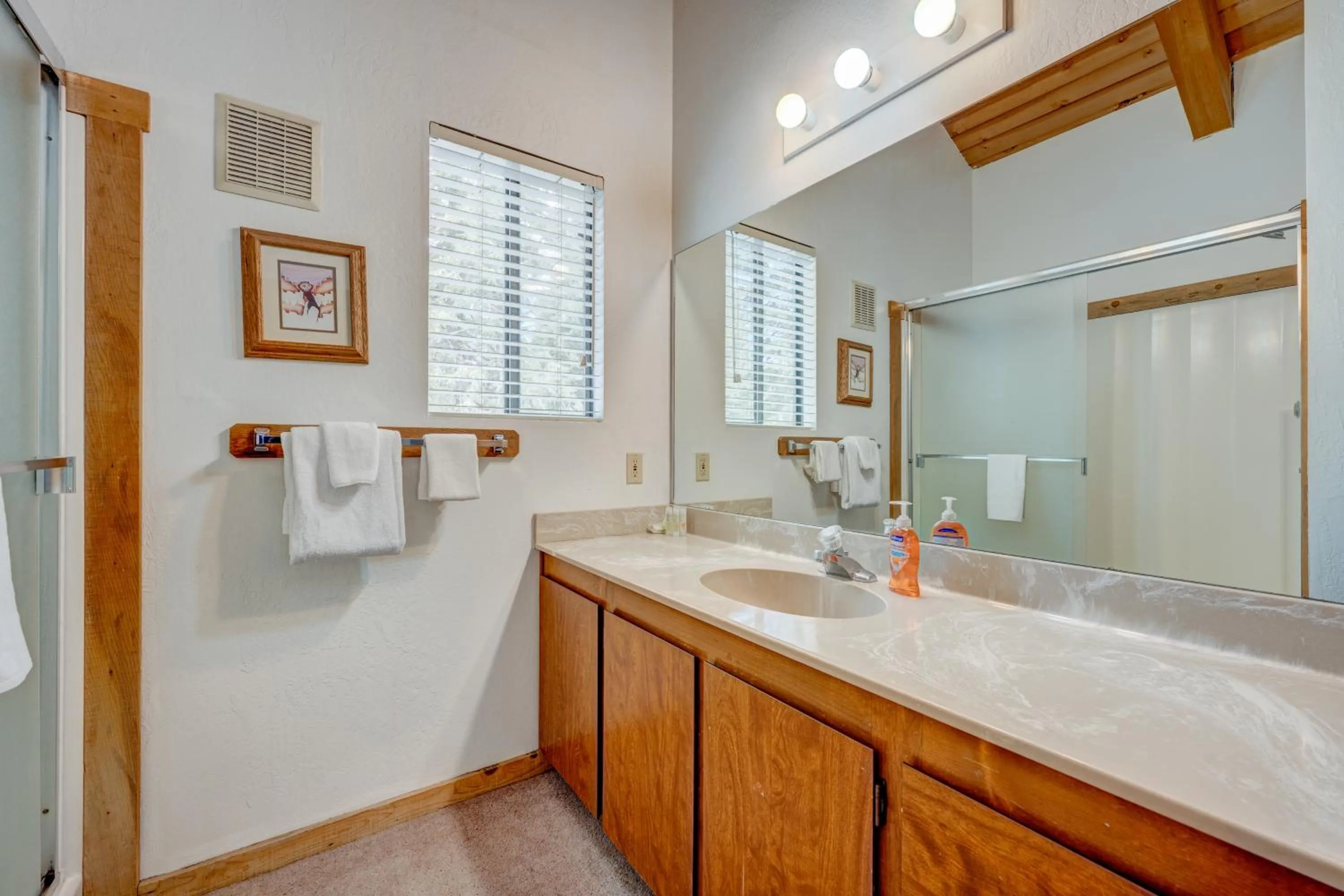 Beaver Pond Northstar Luxury Chalet with Hot Tub