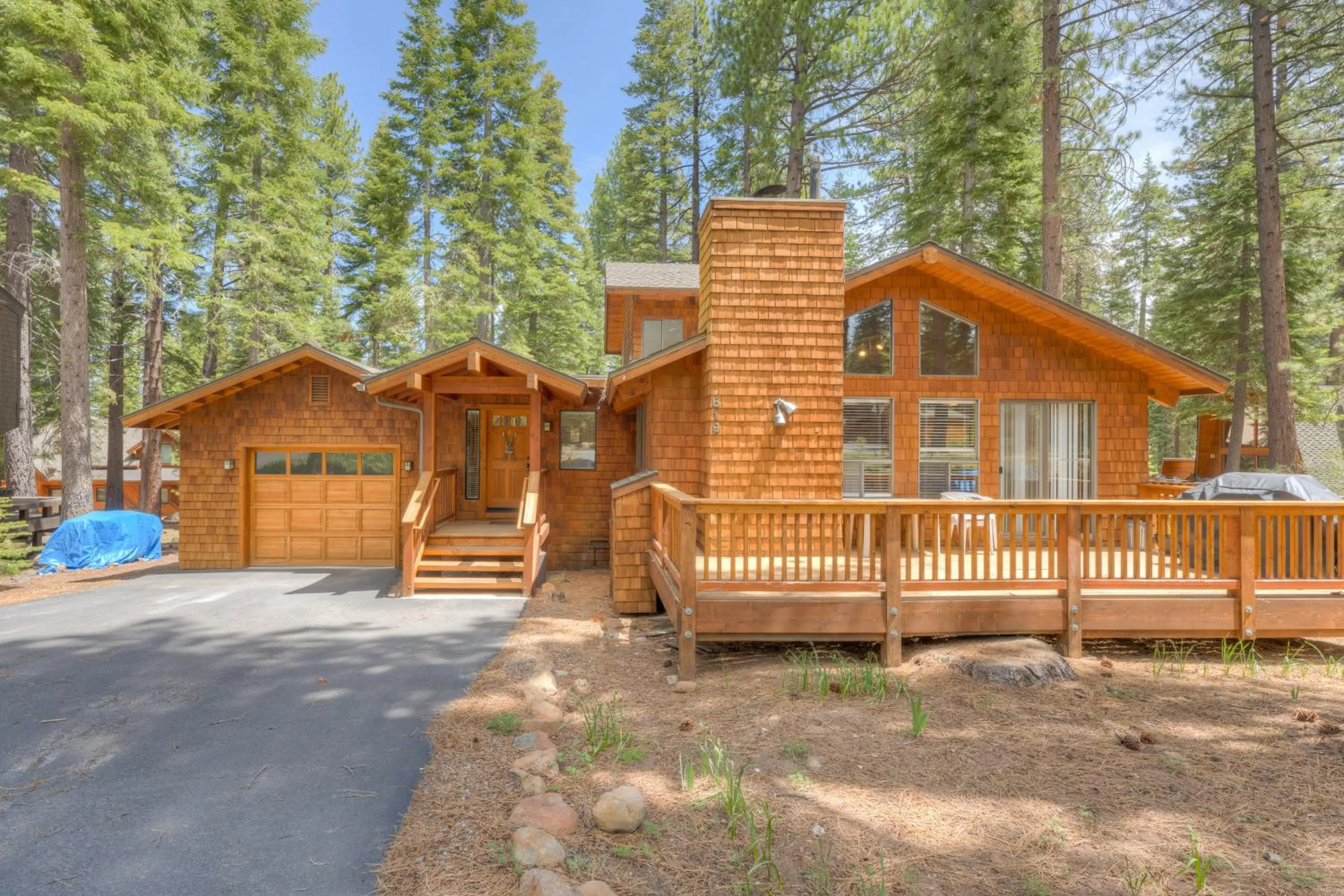 Beaver Pond Northstar Luxury Chalet with Hot Tub