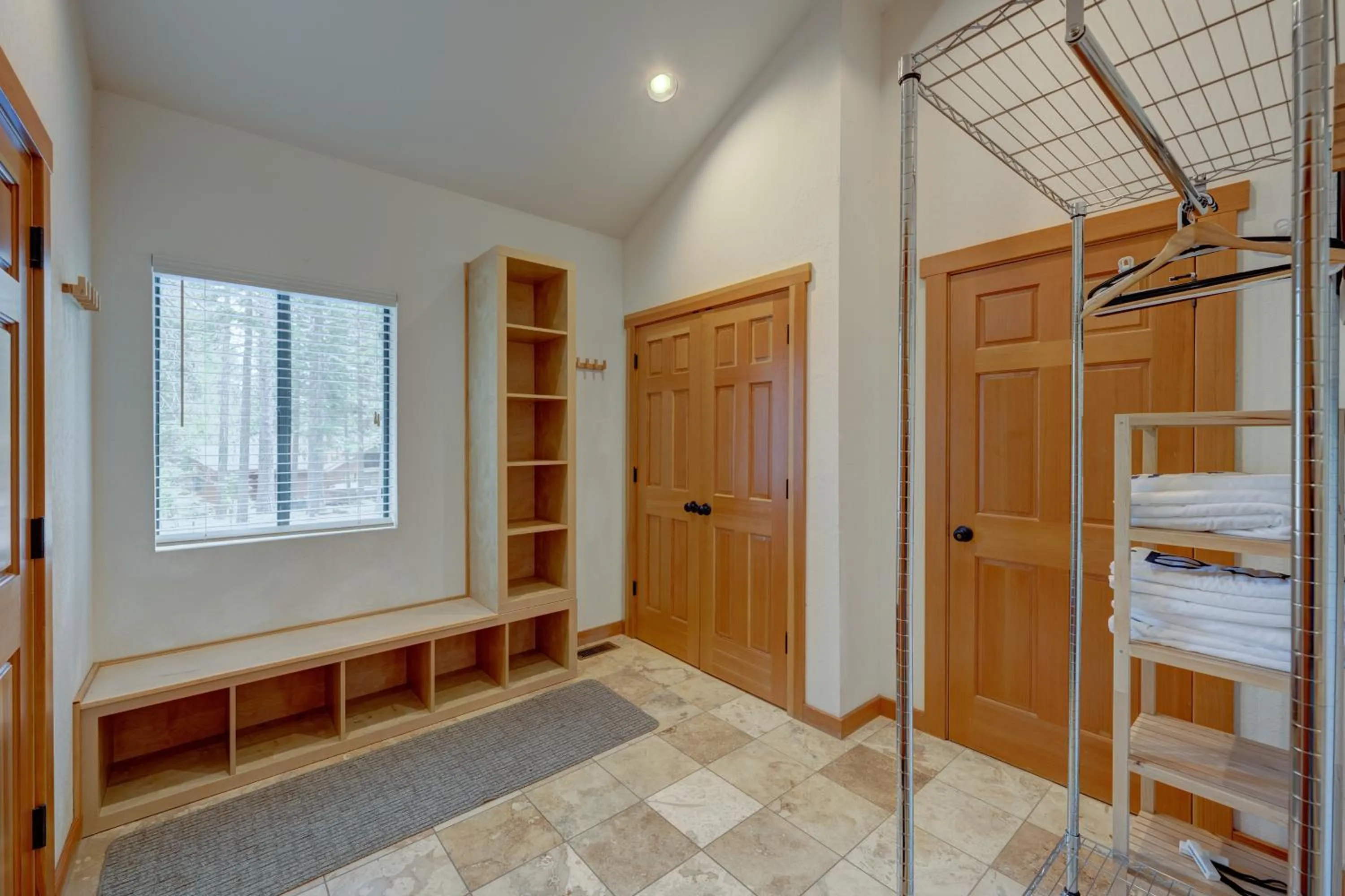 Beaver Pond Northstar Luxury Chalet with Hot Tub