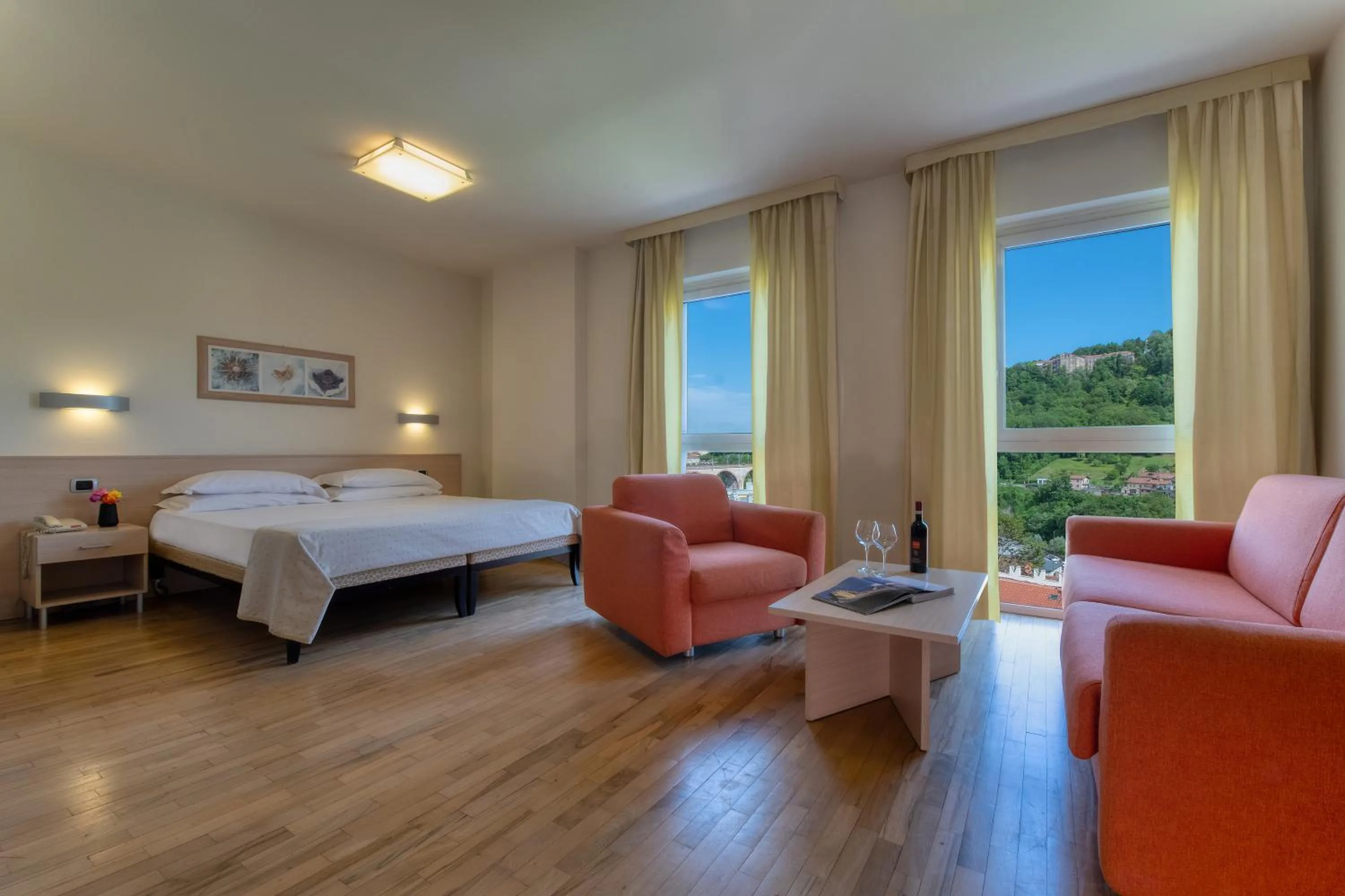 Photo of the whole room, Bed in Park Hotel