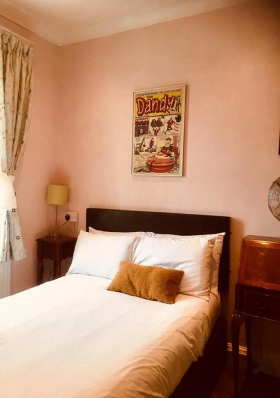 Bedroom, Bed in Hudsons