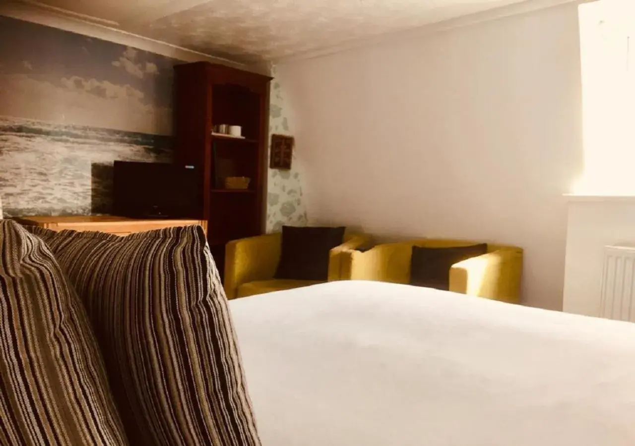 Photo of the whole room, Bed in Hudsons Photo of the whole room, Bed in Hudsons