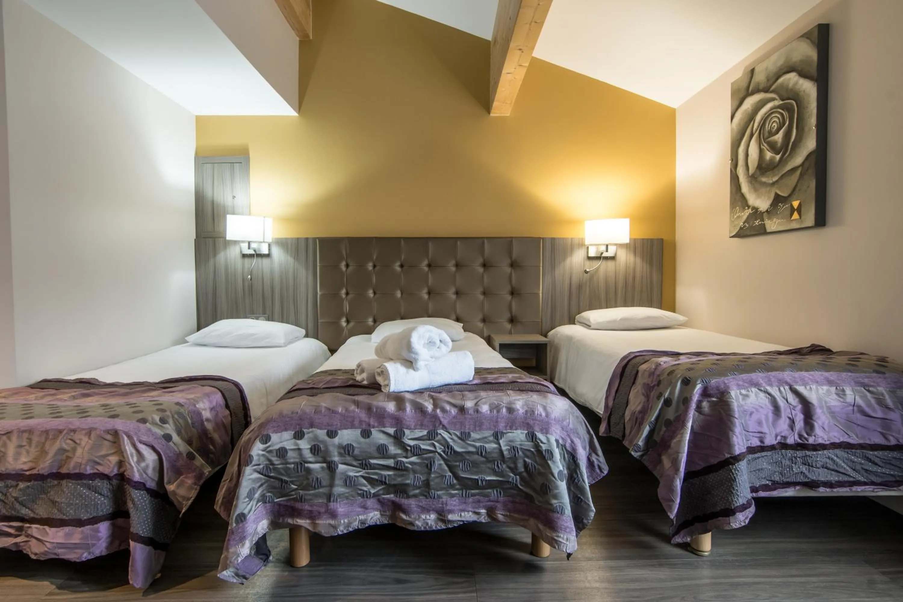 Photo of the whole room, Bed in Brit Hotel Confort Foix