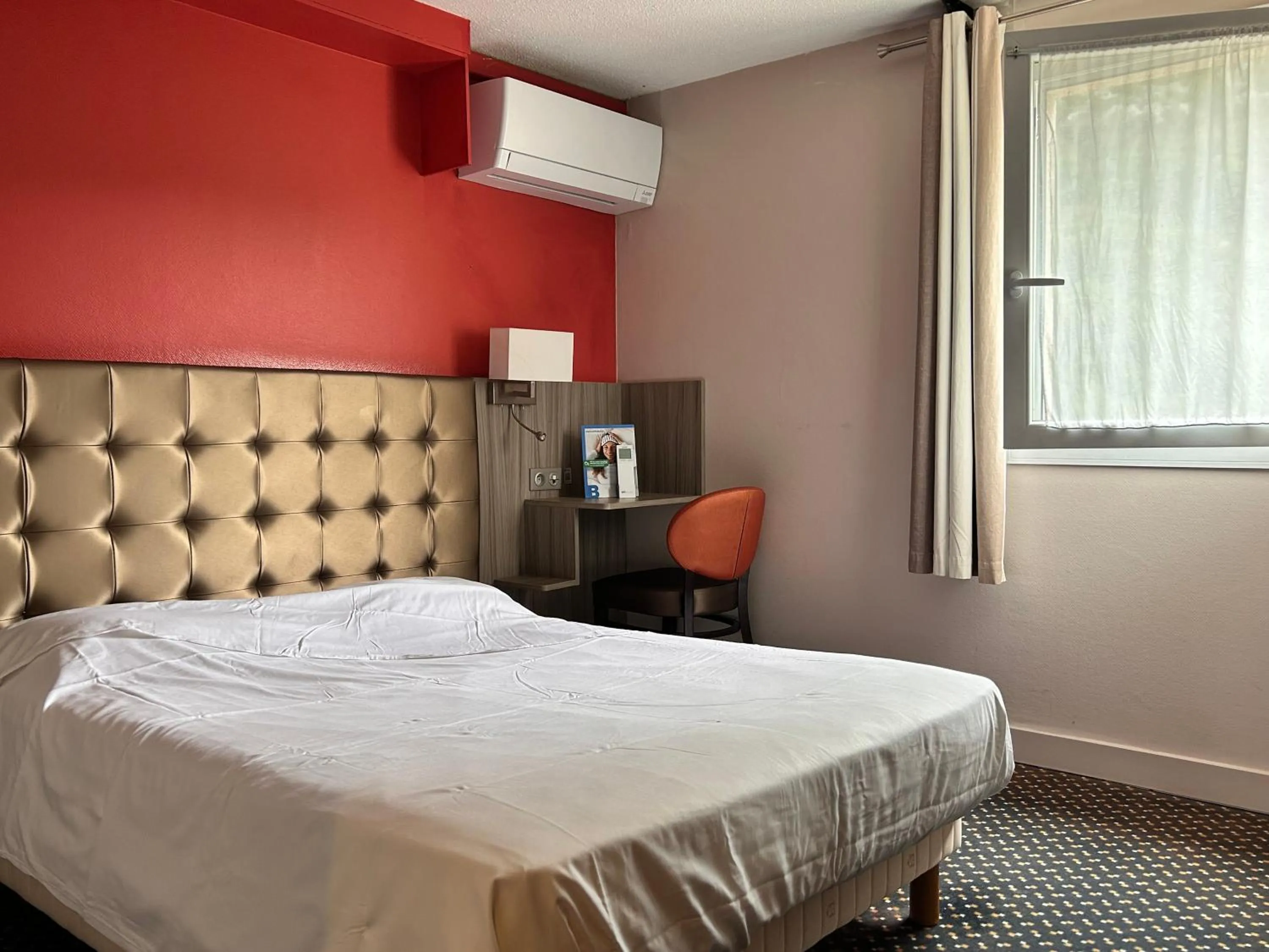 Bed in Brit Hotel Confort Foix