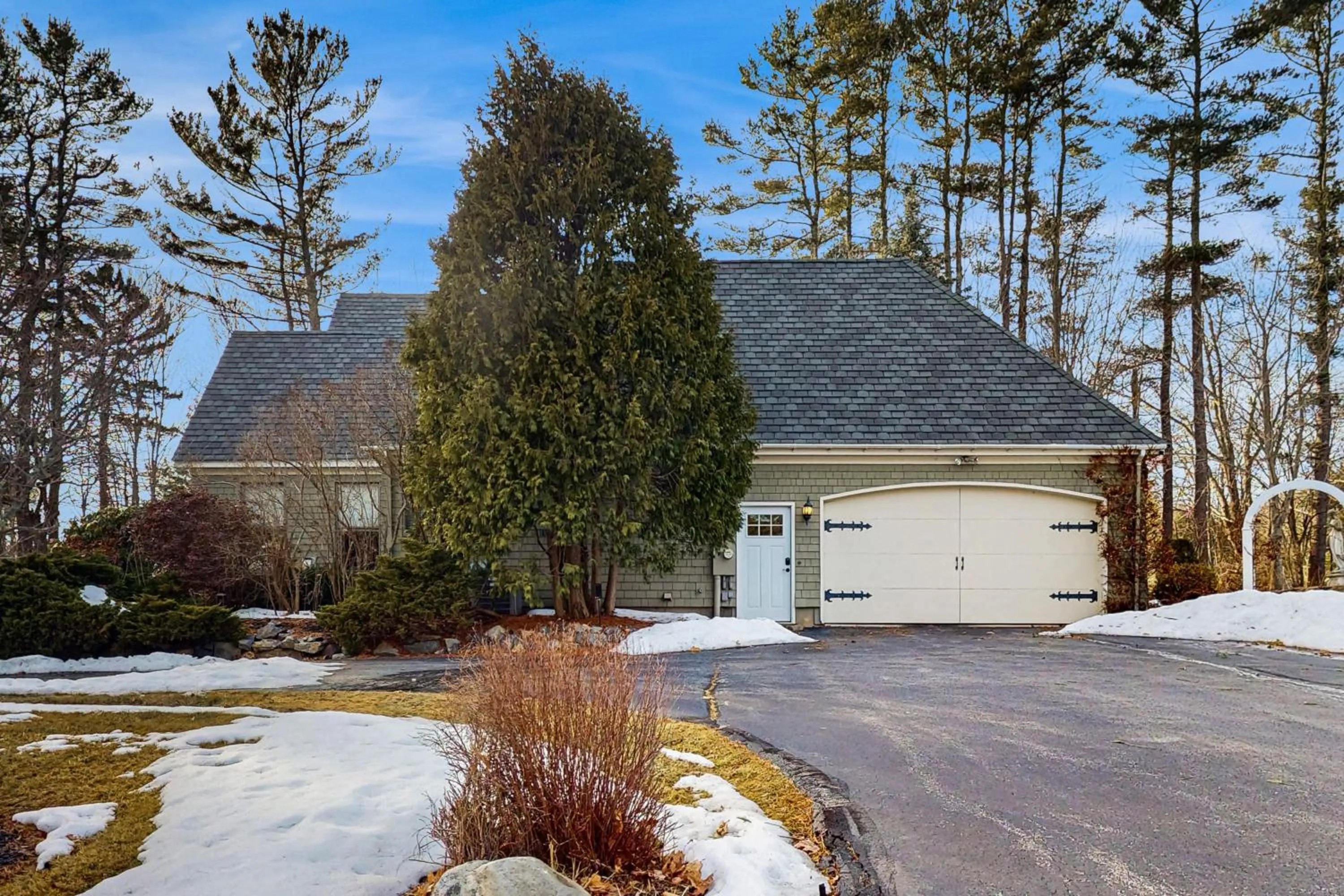 Grandeur On The Green