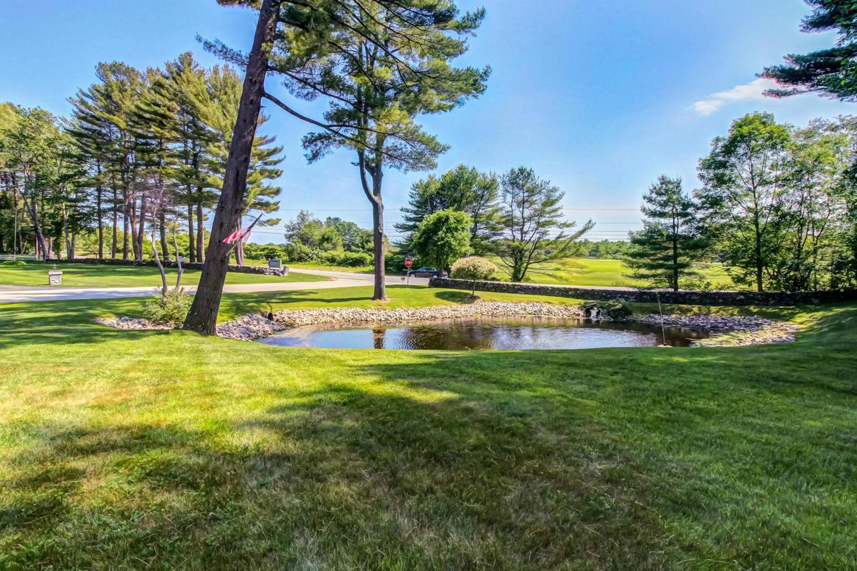 Grandeur On The Green