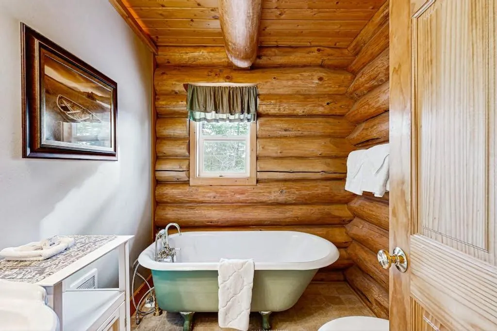 Cascade Lakeview Log Cabin
