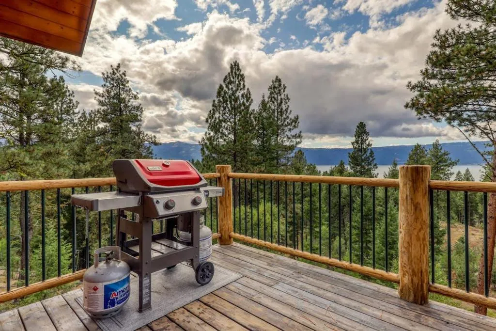 Cascade Lakeview Log Cabin