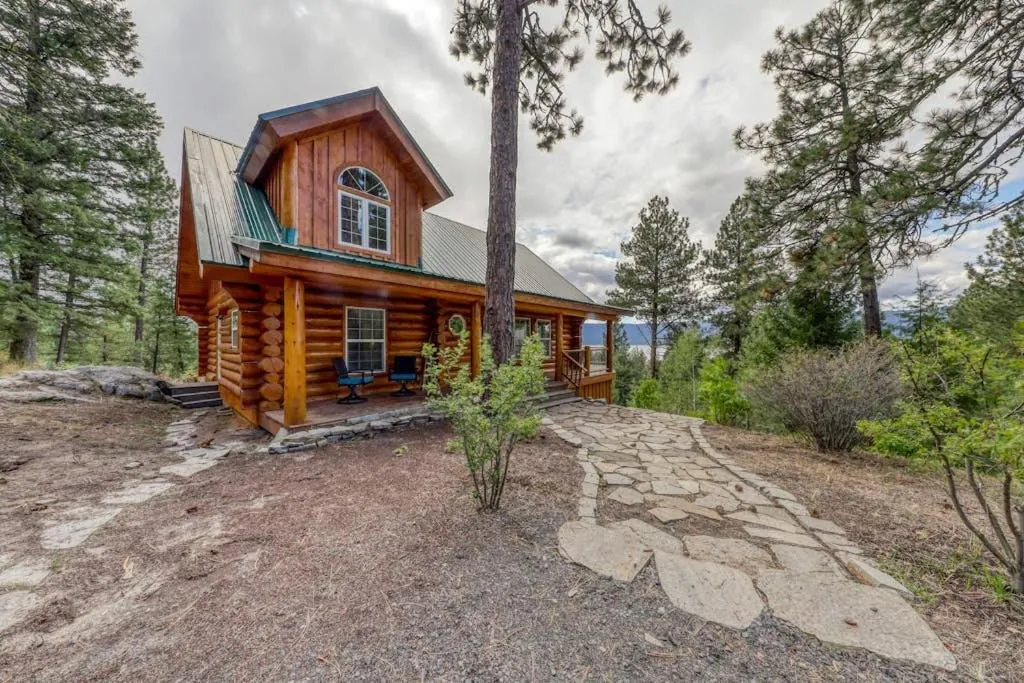 Cascade Lakeview Log Cabin