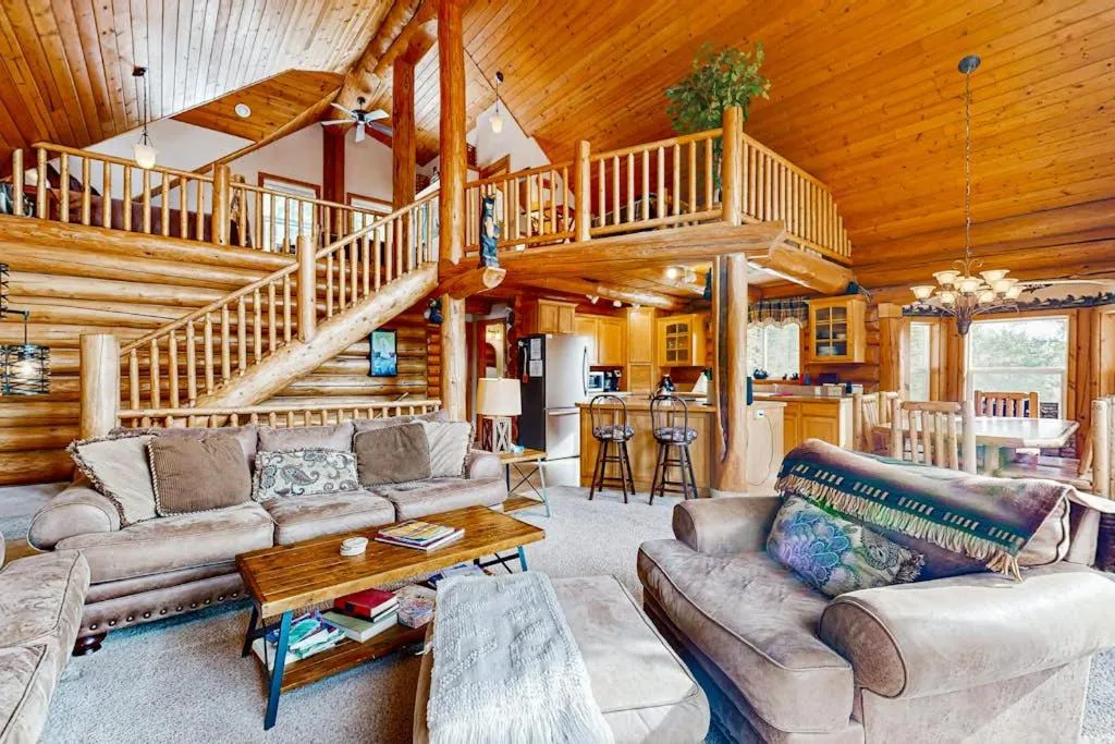 Cascade Lakeview Log Cabin