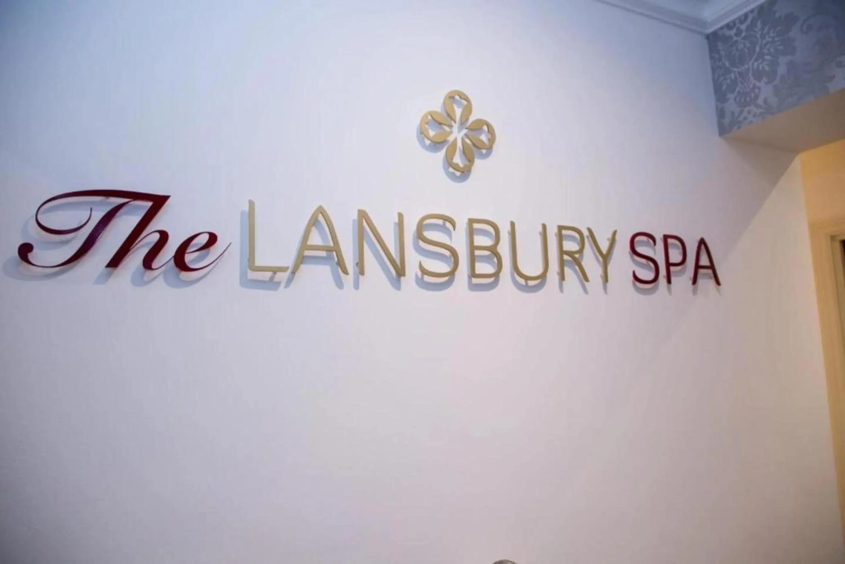 Logo/Certificate/Sign in The Lansbury Heritage Hotel By Sunday - Canary Wharf London