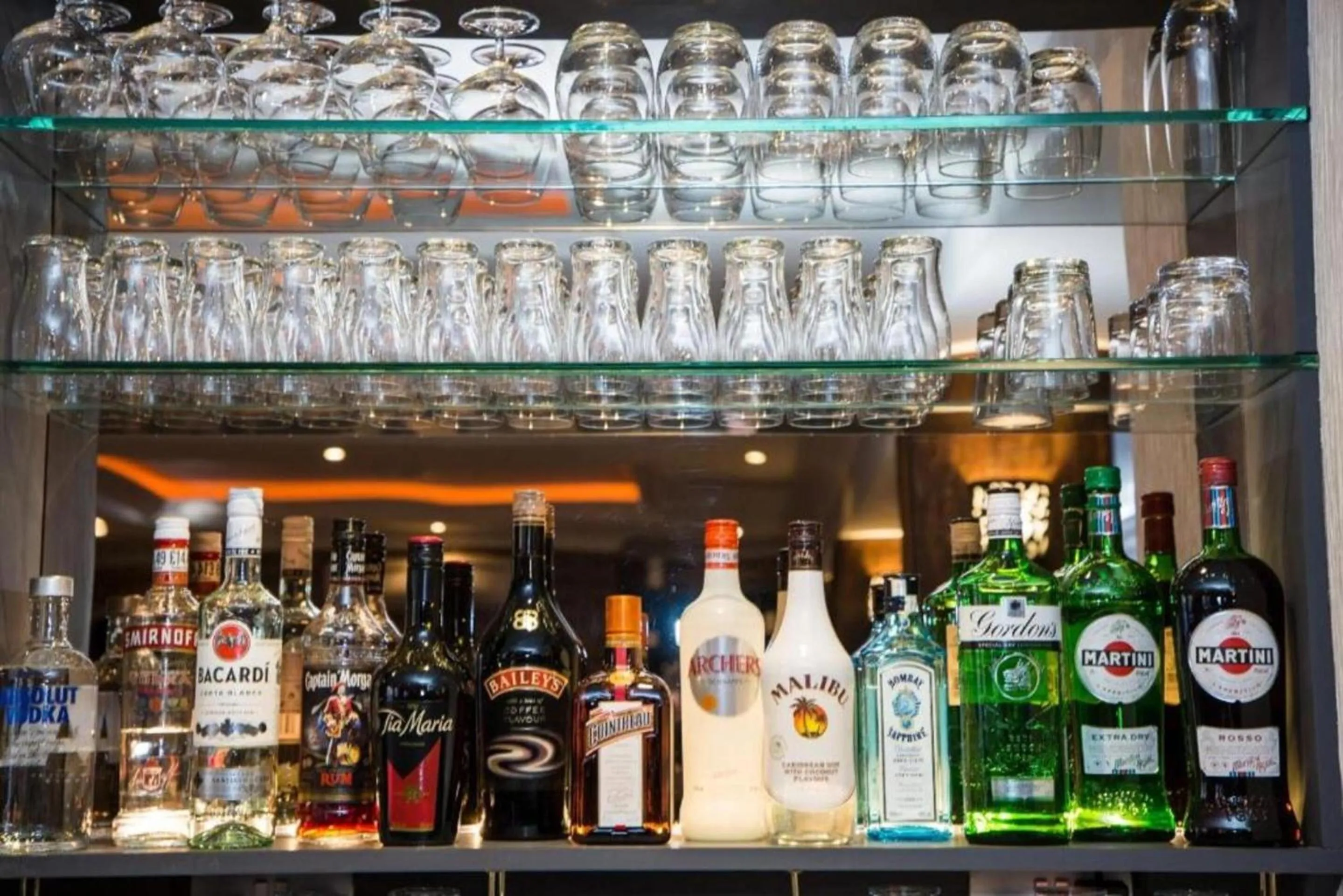 Lounge or bar in The Lansbury Heritage Hotel By Sunday - Canary Wharf London