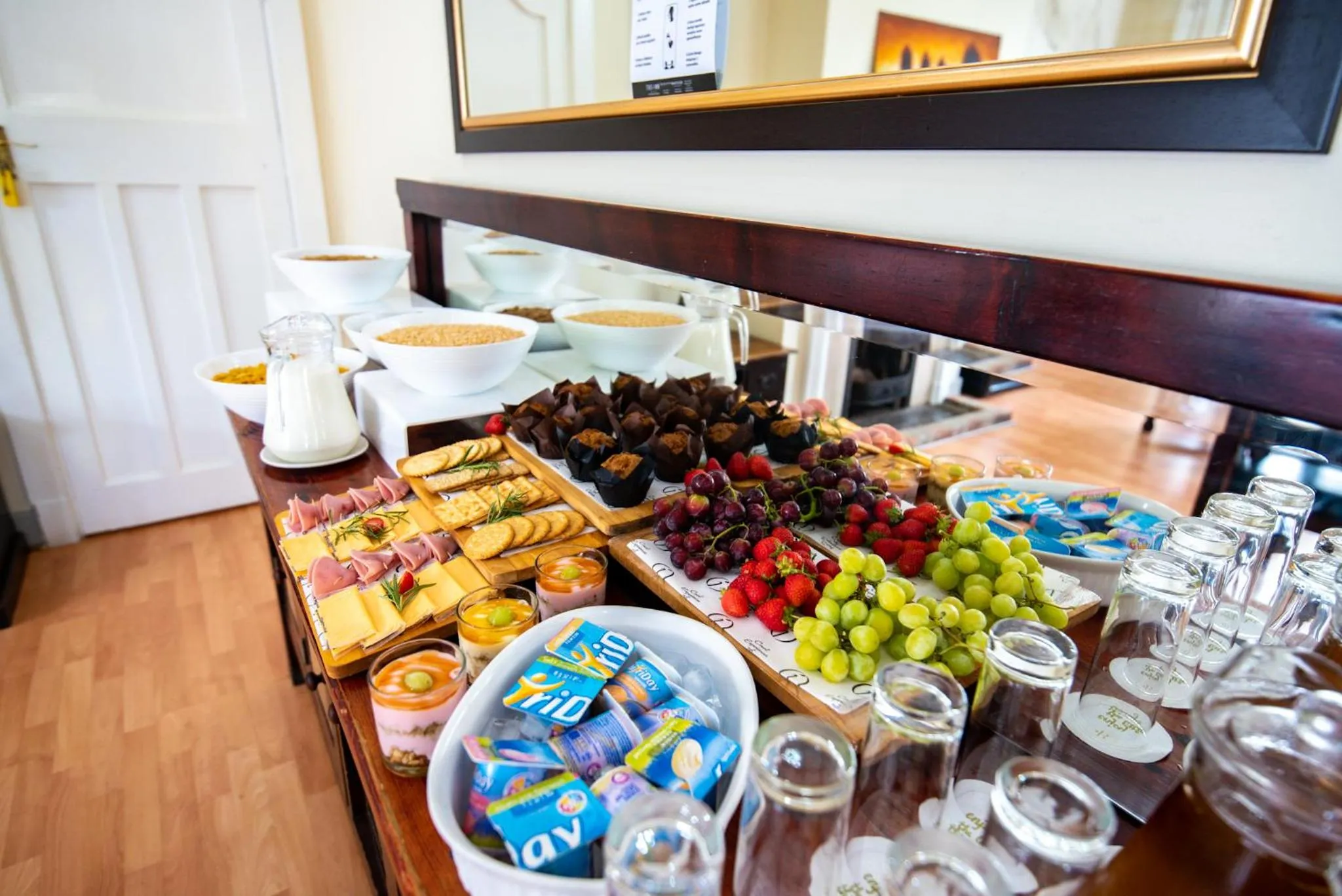 Breakfast in New England Guest House by Ilawu