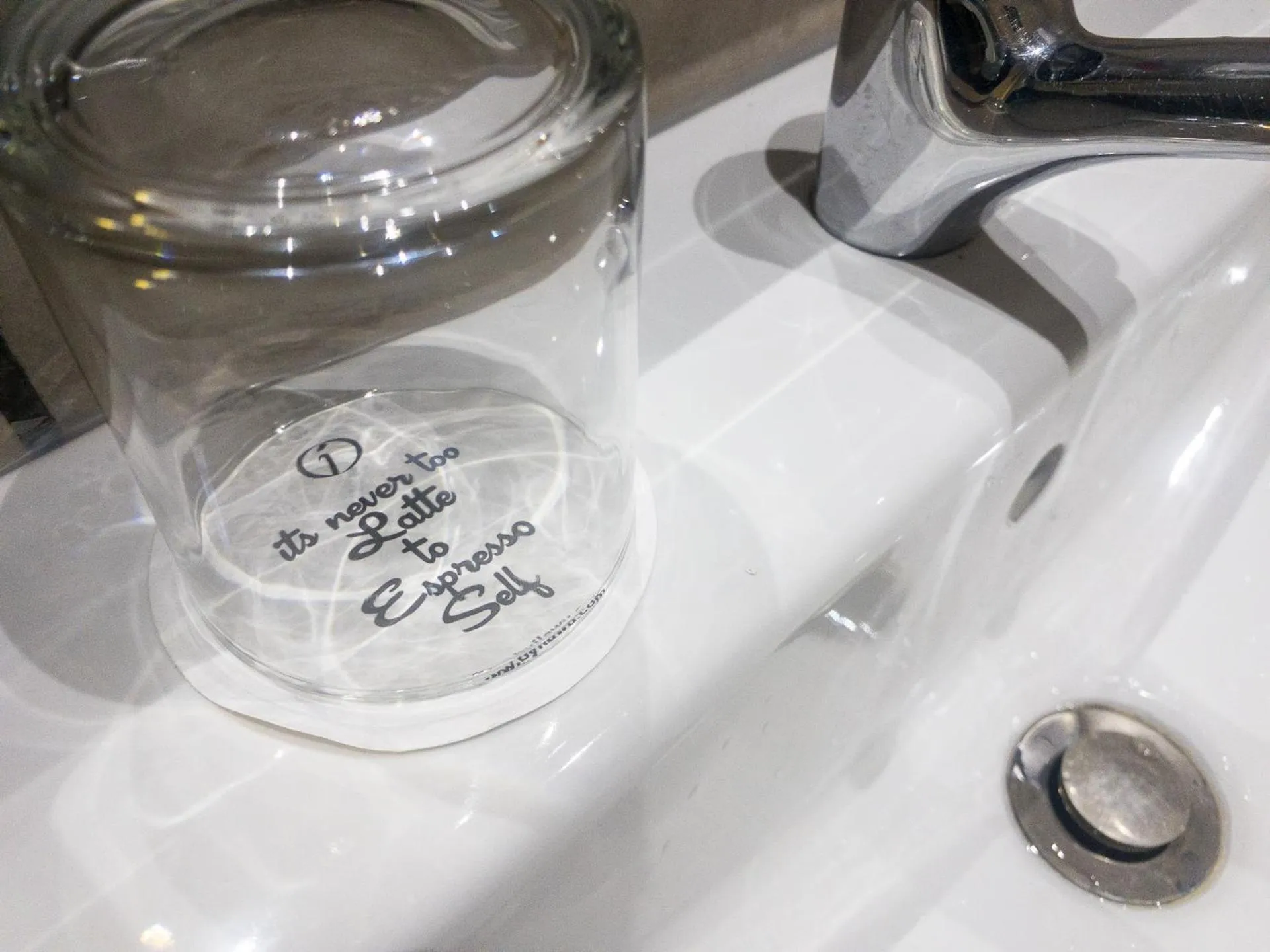 New England Guest House by Ilawu