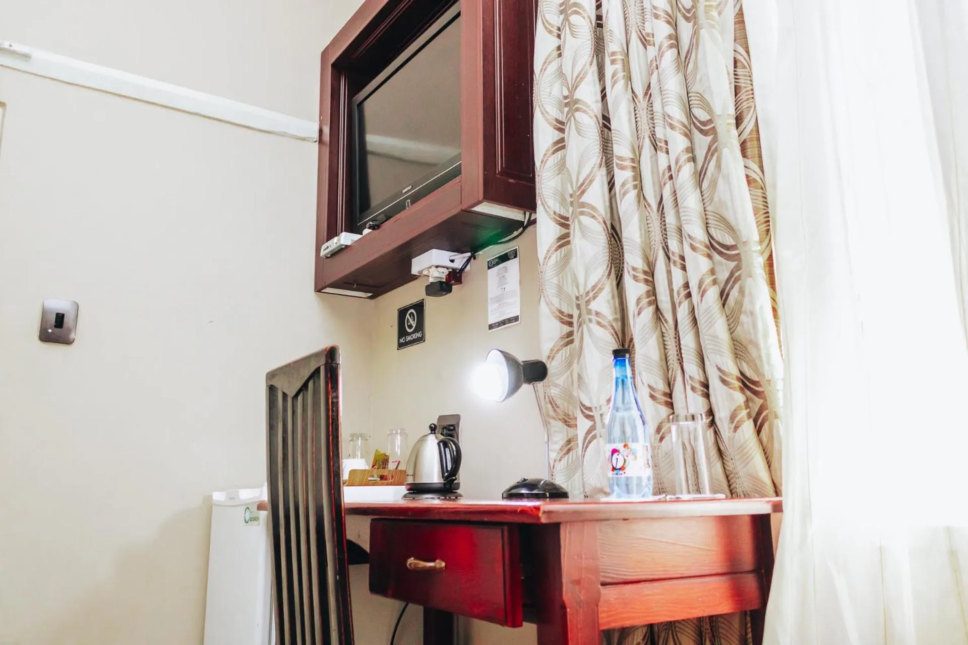 New England Guest House by Ilawu