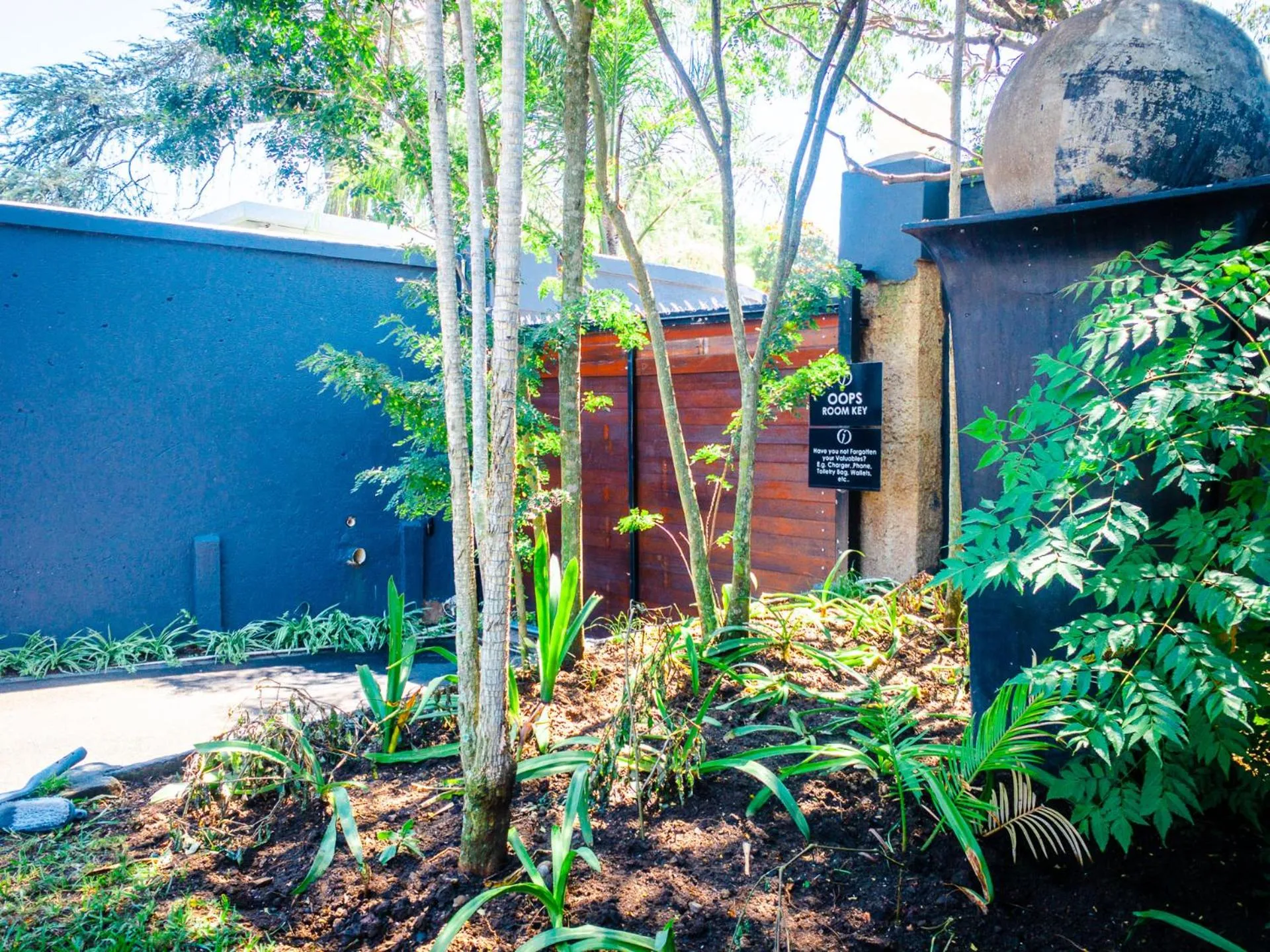 New England Guest House by Ilawu