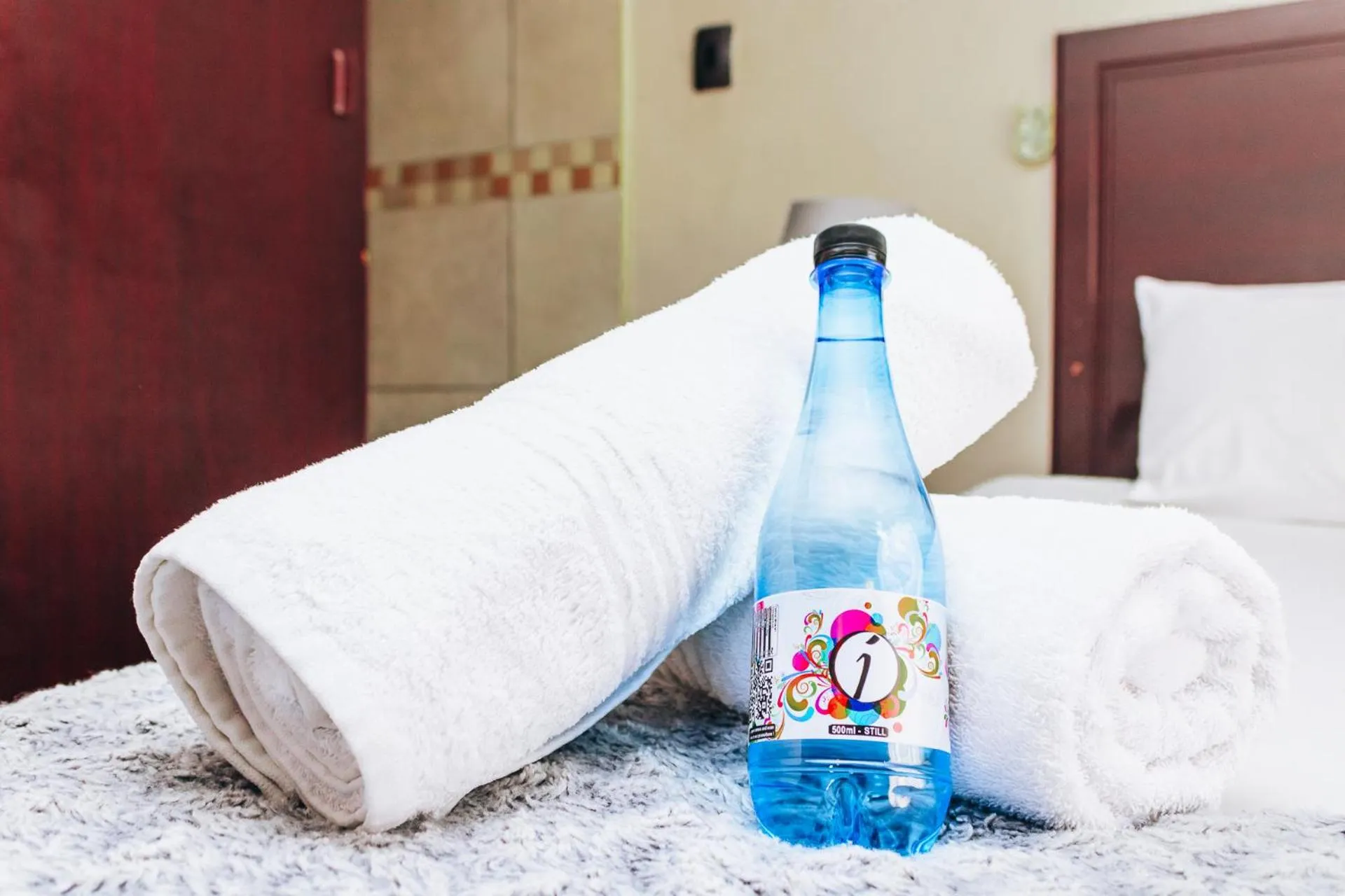 Bed in New England Guest House by Ilawu