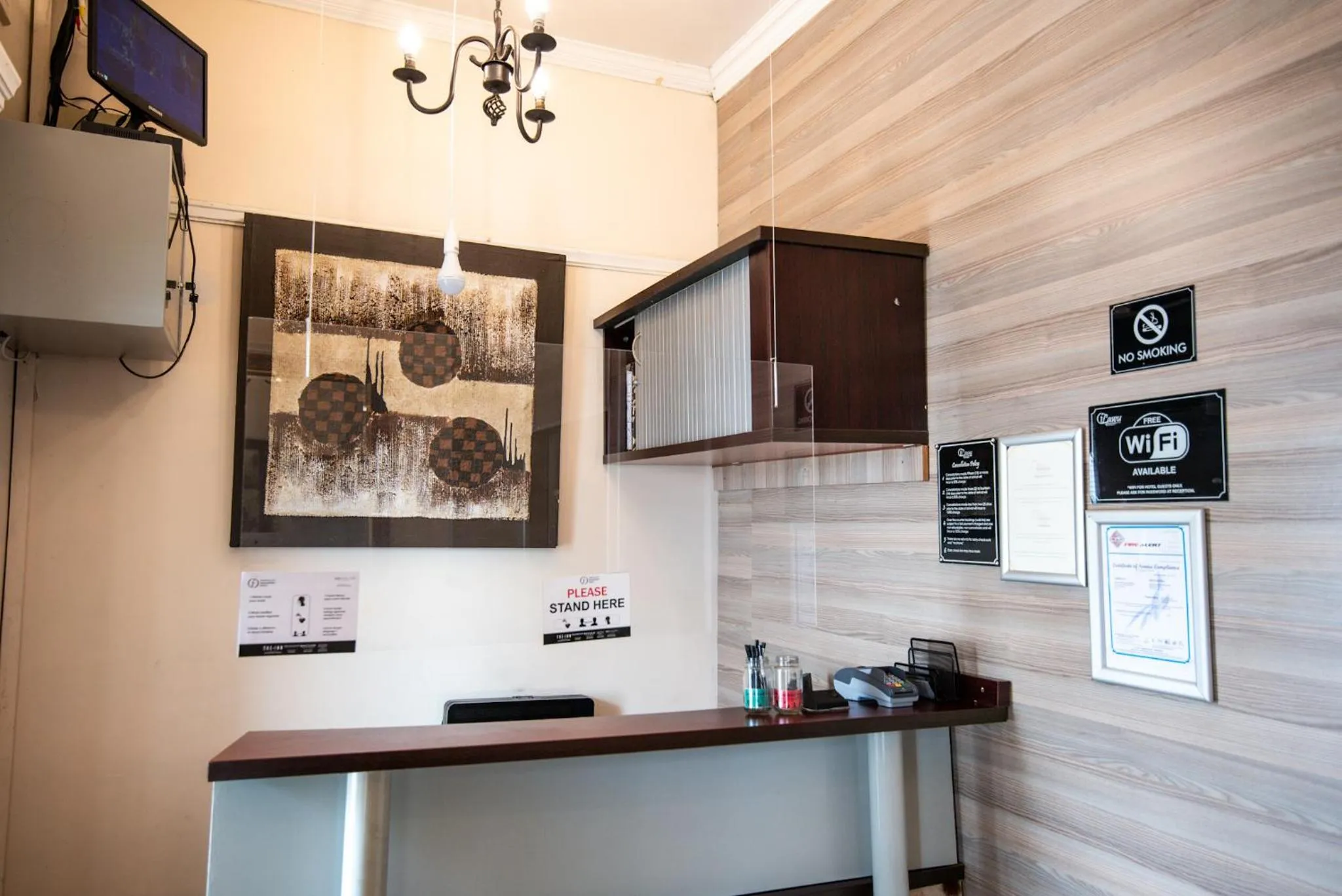 Lobby or reception in New England Guest House by Ilawu