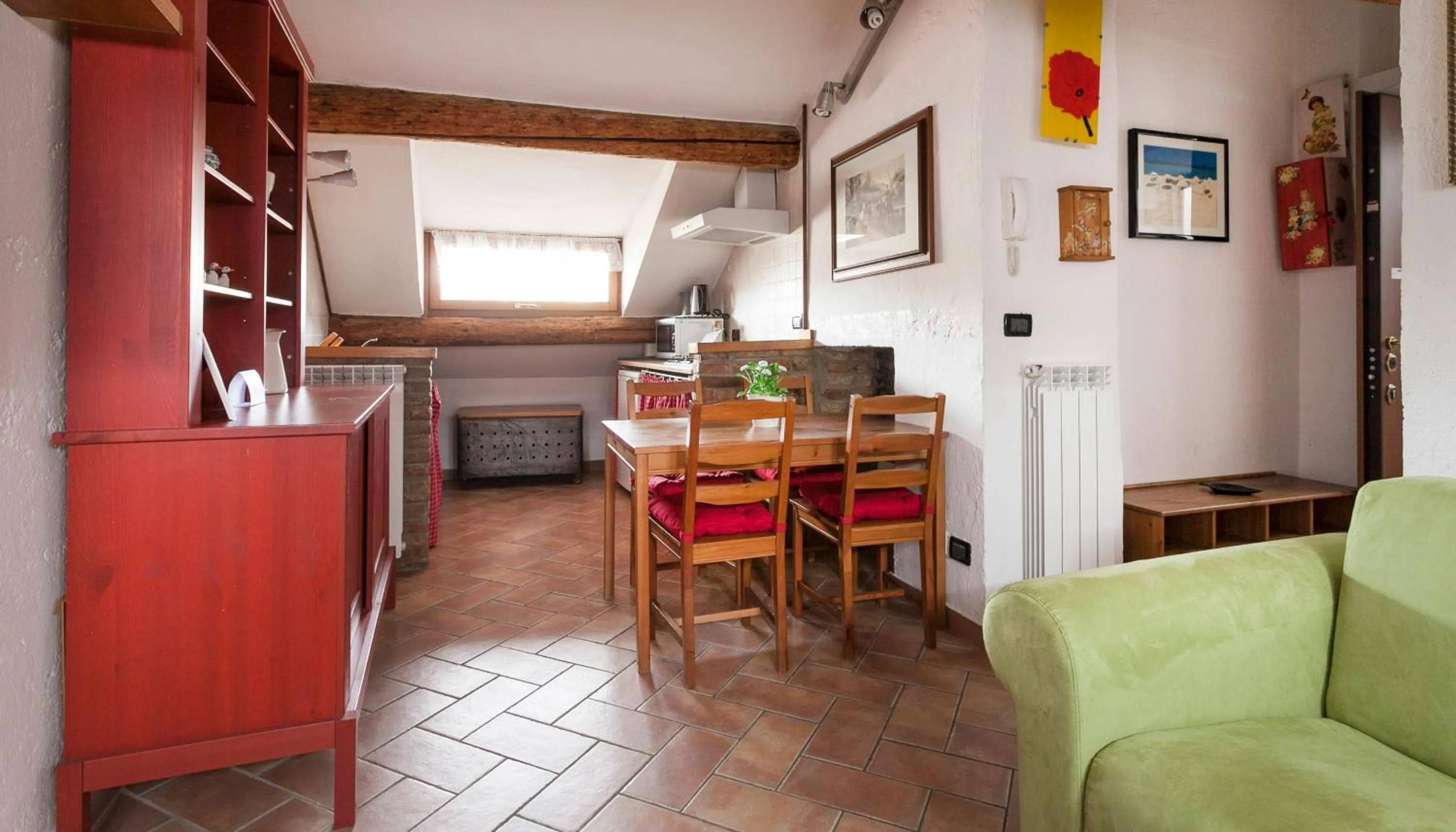 Facade/entrance in Italianway-Panfilo Castaldi 17